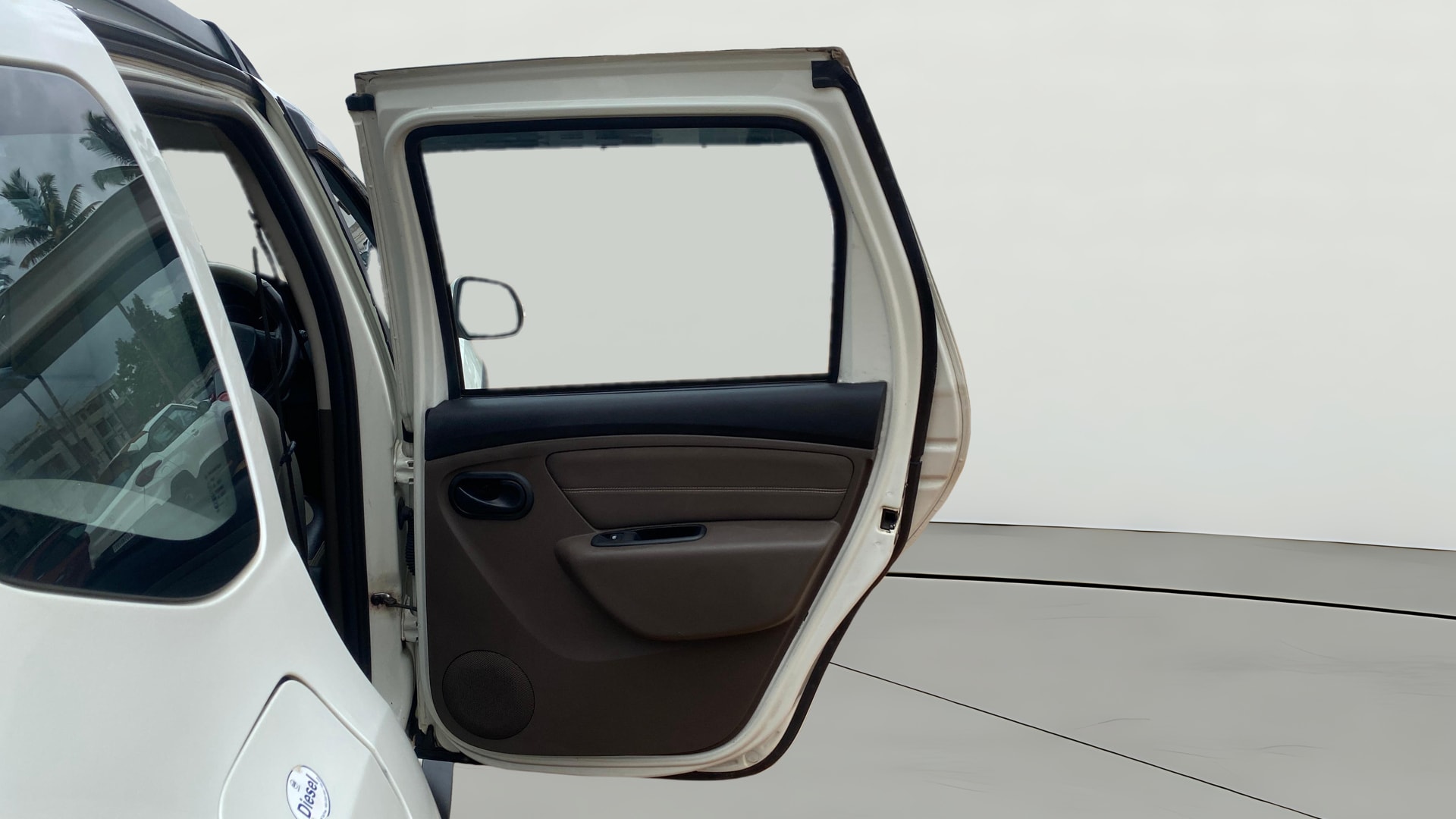 View 2019 Renault Duster 85 PS RXS 4X2 MT Image 5 Used 2019 Renault Duster 85 PS RXS 4X2 MT Image 5