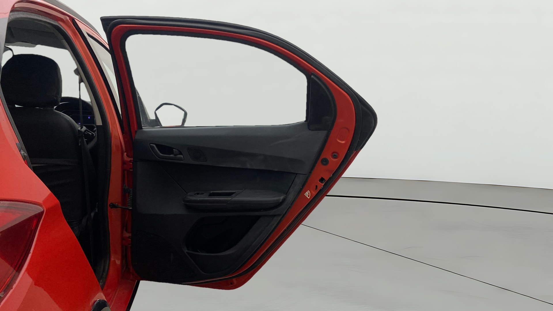 View 2022 Tata Tiago NRG XZ Revotron AMT Image 7 Used 2022 Tata Tiago NRG XZ Revotron AMT Image 7