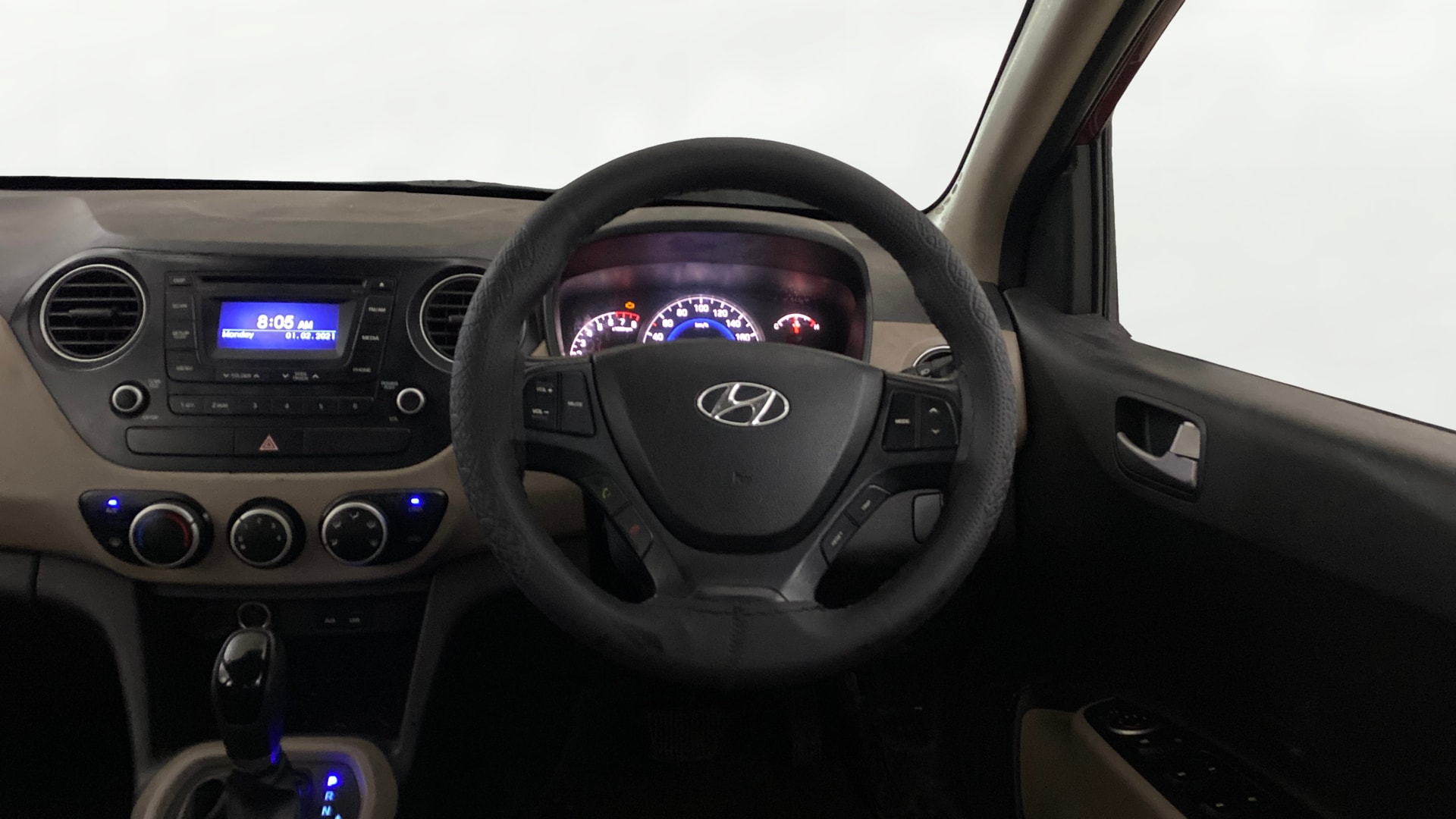 View 2015 Hyundai Grand i10 Asta AT 1.2 Kappa VTVT Image 20 Used 2015 Hyundai Grand i10 Asta AT 1.2 Kappa VTVT Image 20