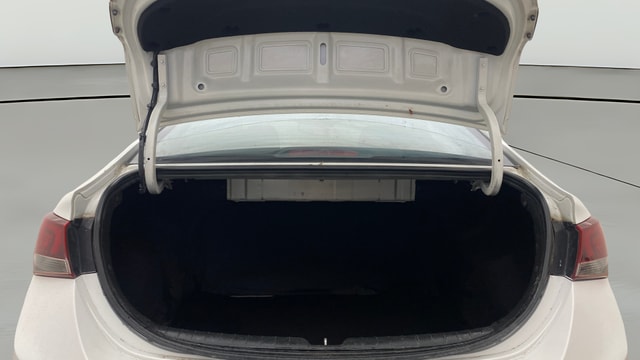 View Hyundai Verna Image 40 Used Hyundai Verna Image 40