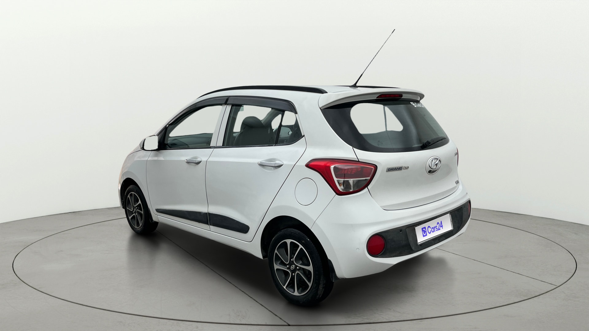 View 2018 Hyundai Grand i10 1.2 Asta Petrol Image 2 Used 2018 Hyundai Grand i10 1.2 Asta Petrol Image 2