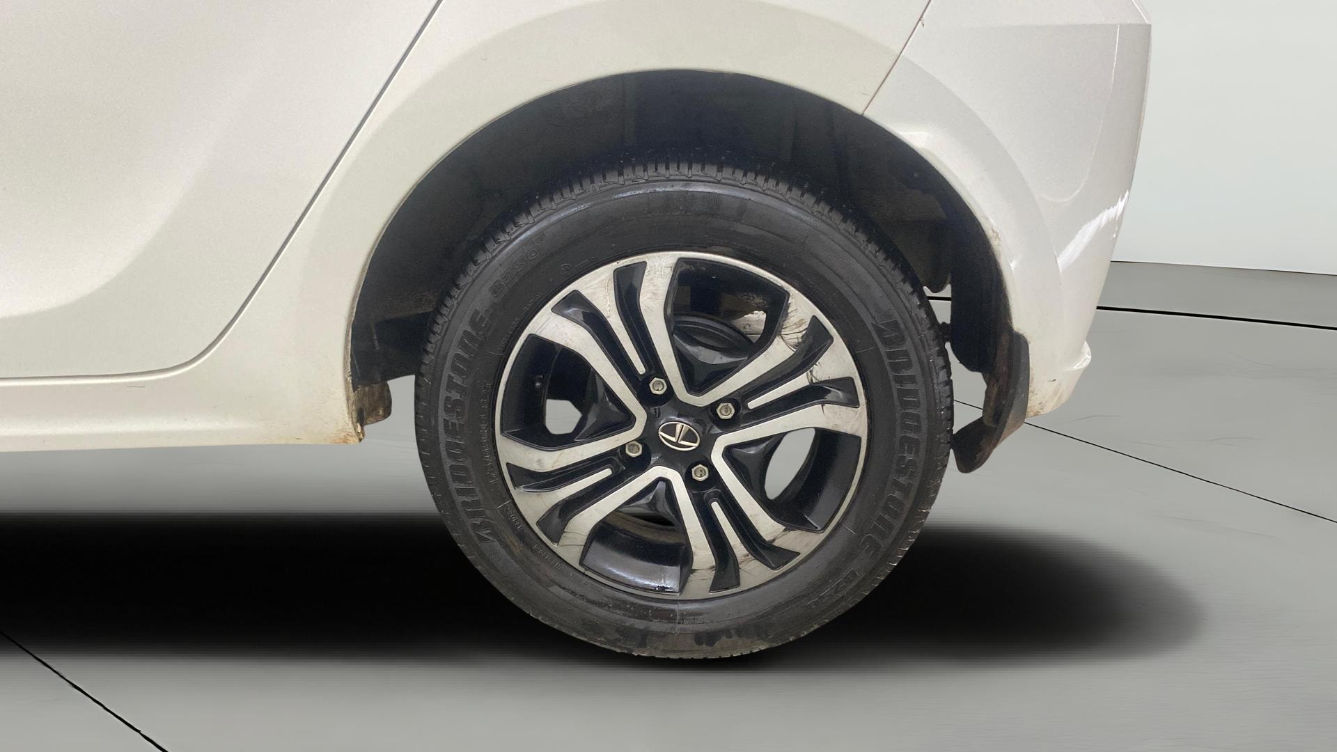 View 2022 Tata Tiago Revotorq XB Image 11 Used 2022 Tata Tiago Revotorq XB Image 11