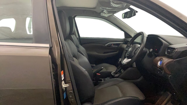 View Toyota Urban Cruiser Hyryder Image 18 Used Toyota Urban Cruiser Hyryder Image 18