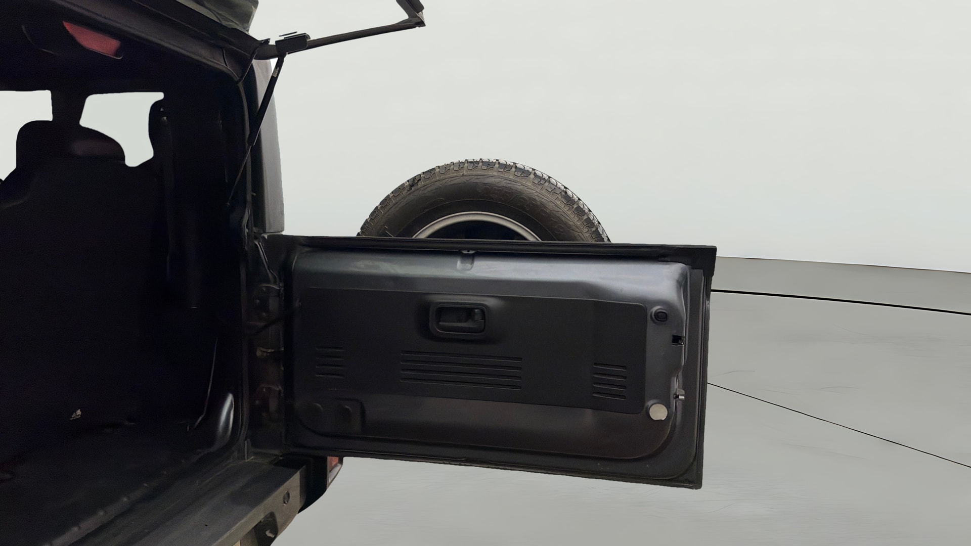 View 2021 Mahindra Thar AX Standard Manual Soft Top 6 Seater Image 16 Used 2021 Mahindra Thar AX Standard Manual Soft Top 6 Seater Image 16