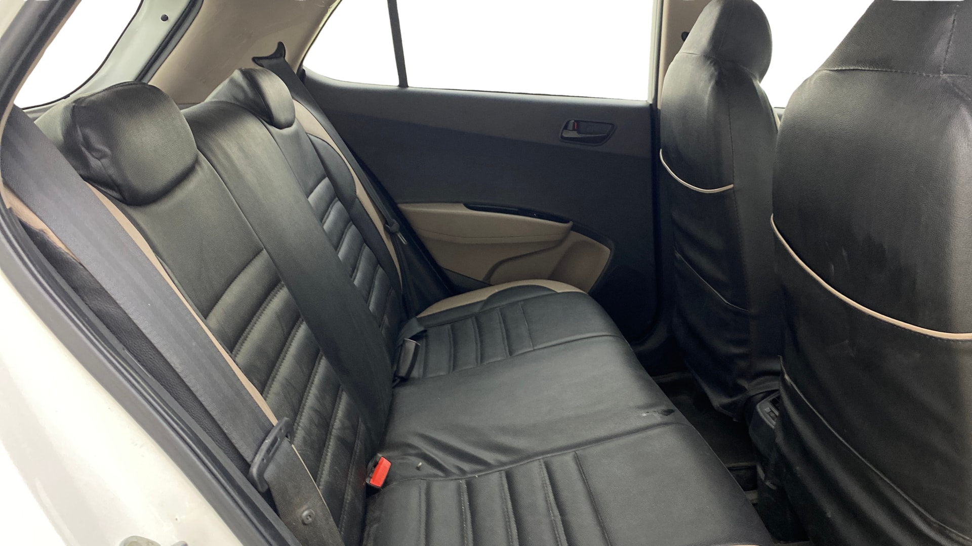 View 2018 Hyundai Grand i10 Magna 1.2 Kappa VTVT Image 33 Used 2018 Hyundai Grand i10 Magna 1.2 Kappa VTVT Image 33