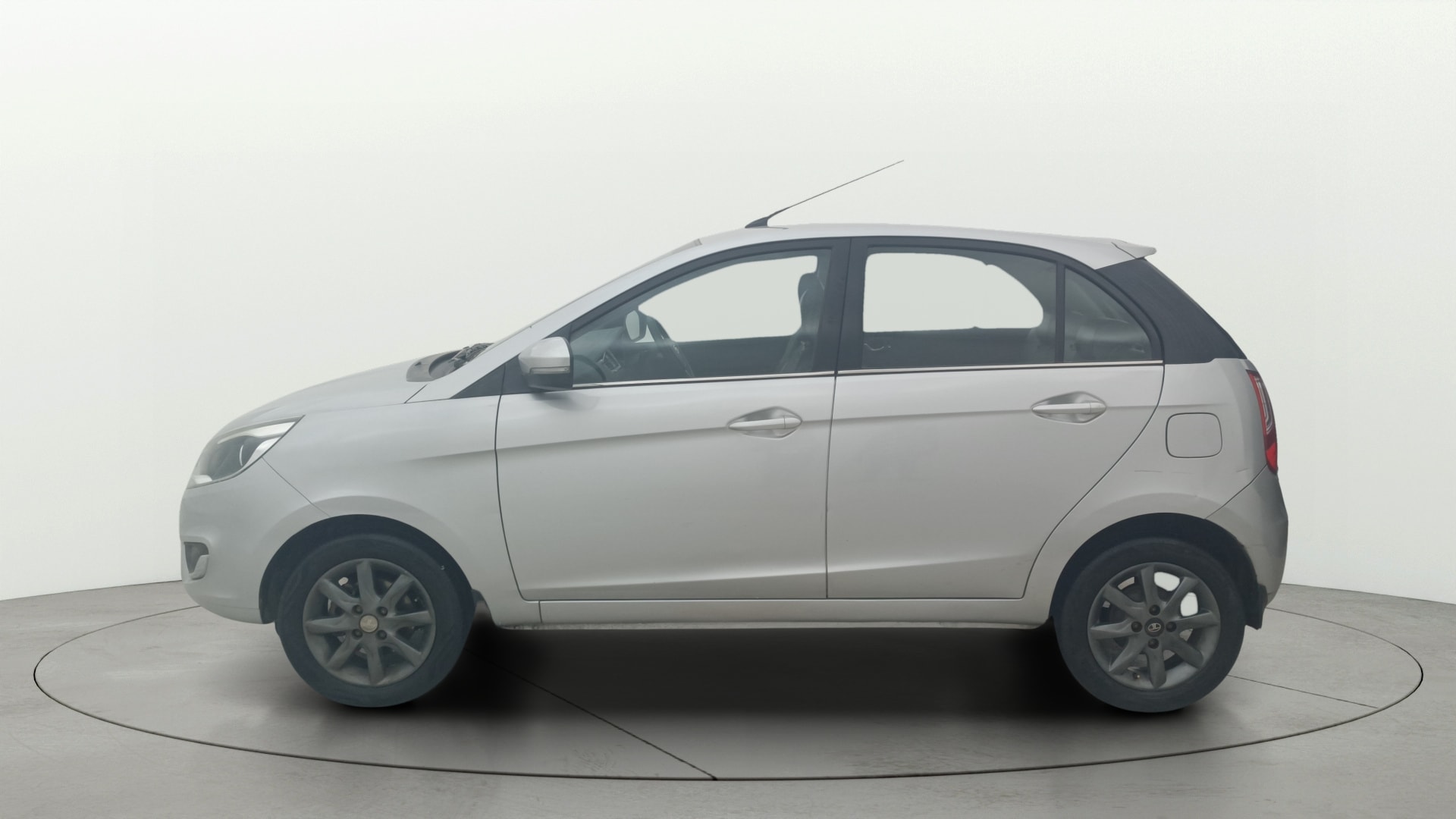 View 2015 Tata Bolt XE Quadrajet 75PS Diesel Image 26 Used 2015 Tata Bolt XE Quadrajet 75PS Diesel Image 26