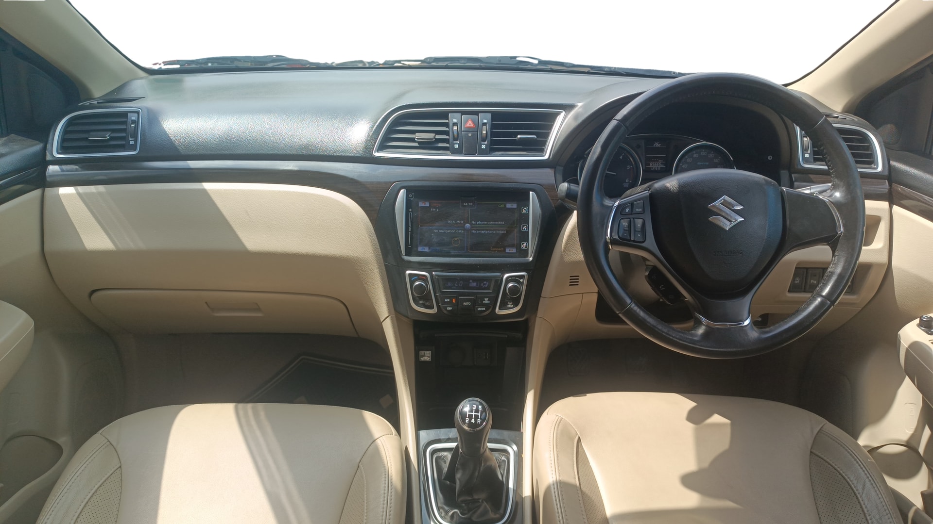 View 2017 Maruti Suzuki 1000 Base Variant Image 15 Used 2017 Maruti Suzuki 1000 Base Variant Image 15
