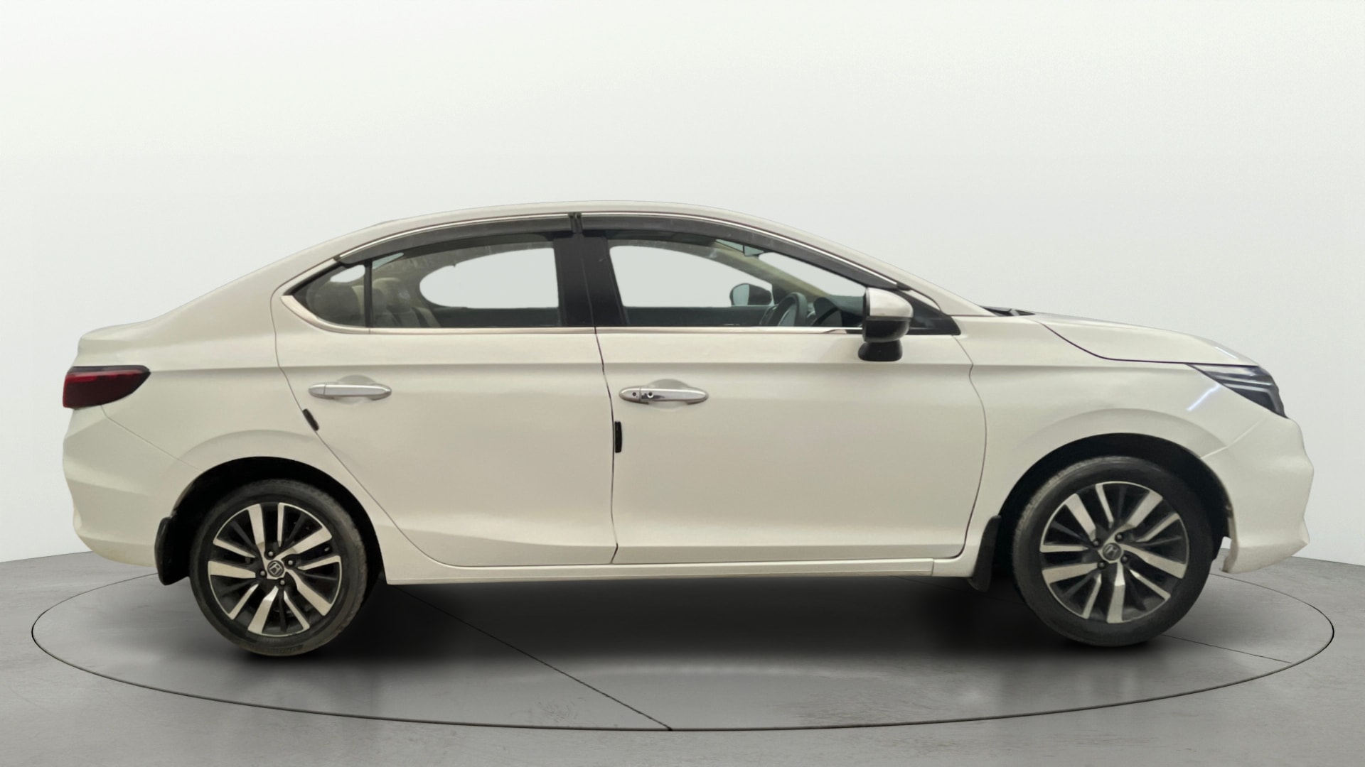 View 2021 Honda City ZX MT Diesel Anniversary Edition Image 9 Used 2021 Honda City ZX MT Diesel Anniversary Edition Image 9