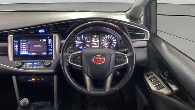 View Toyota Innova Crysta Image 22 Used Toyota Innova Crysta Image 22