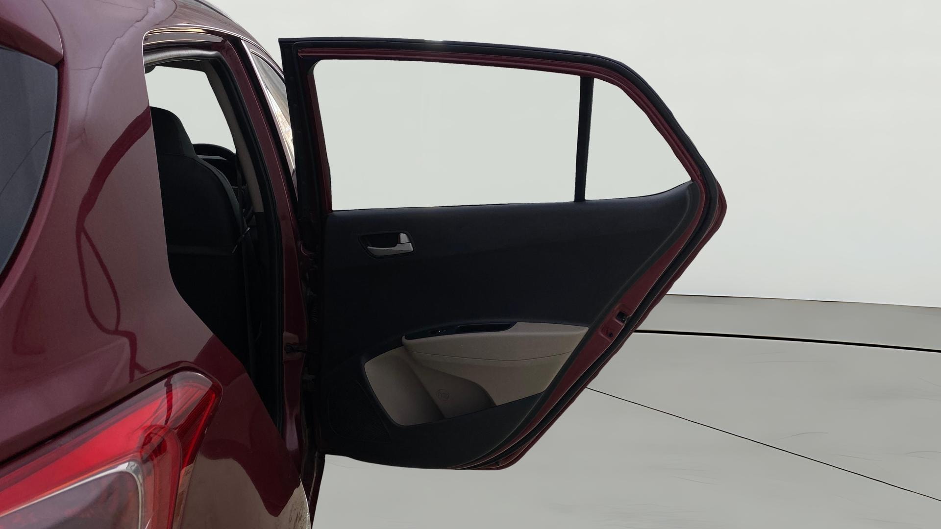 View 2015 Hyundai Grand i10 Sportz 1.2 Kappa Image 7 Used 2015 Hyundai Grand i10 Sportz 1.2 Kappa Image 7