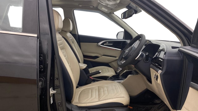 View Kia Carens Image 19 Used Kia Carens Image 19