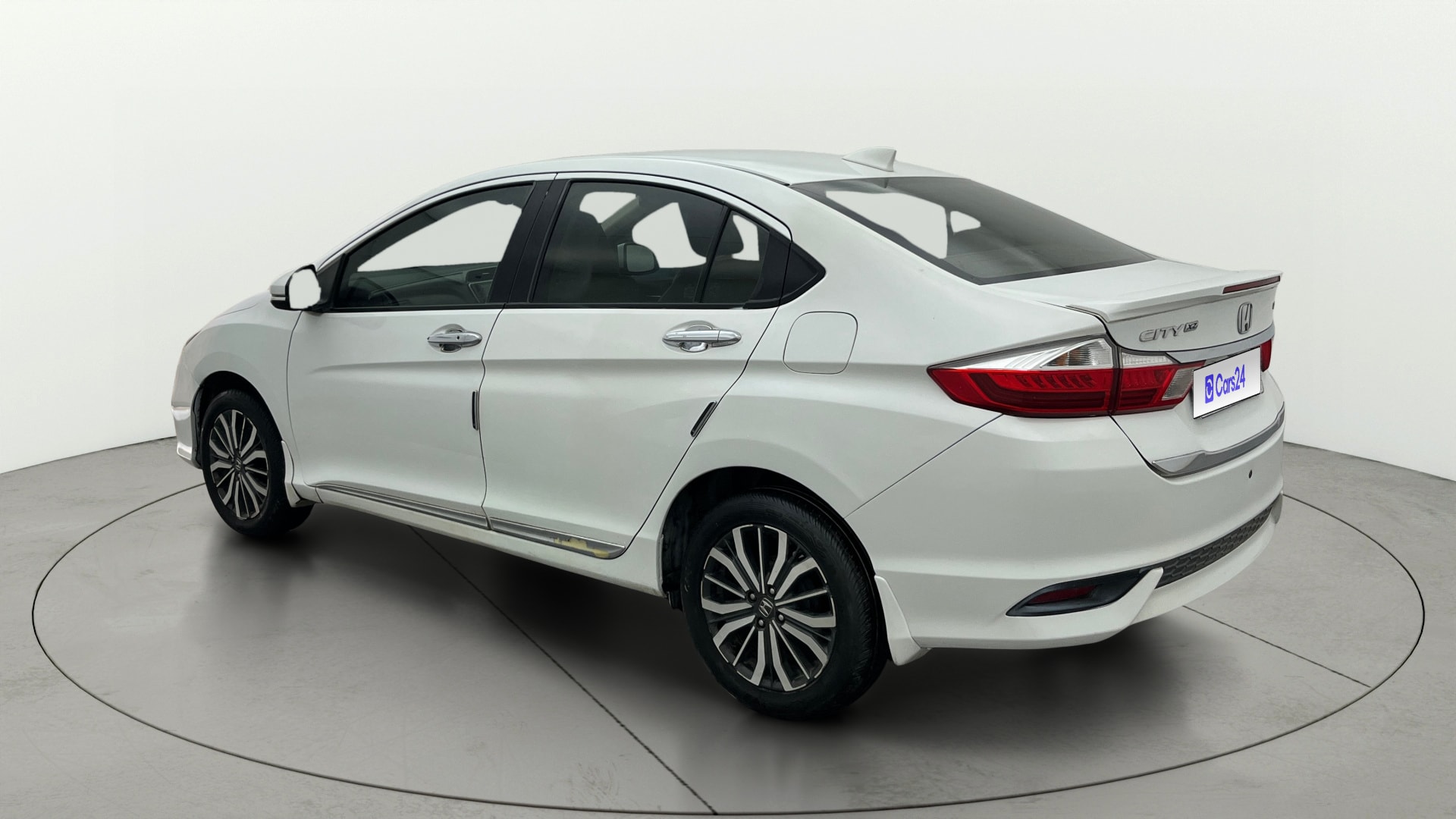 View 2018 Honda City ZX CVT Image 2 Used 2018 Honda City ZX CVT Image 2
