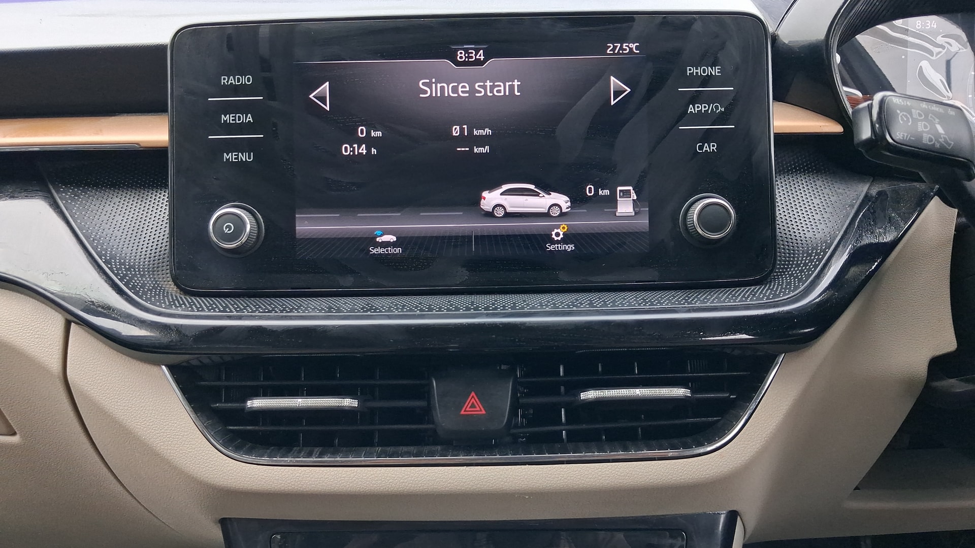 View 2023 Skoda Slavia Style 1.0 TSI AT Image 17 Used 2023 Skoda Slavia Style 1.0 TSI AT Image 17