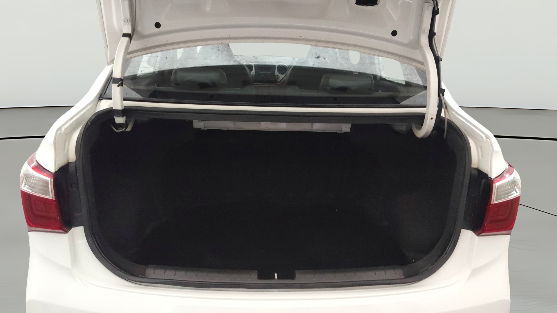 View 2017 Hyundai Xcent S Petrol Image 37 Used 2017 Hyundai Xcent S Petrol Image 37