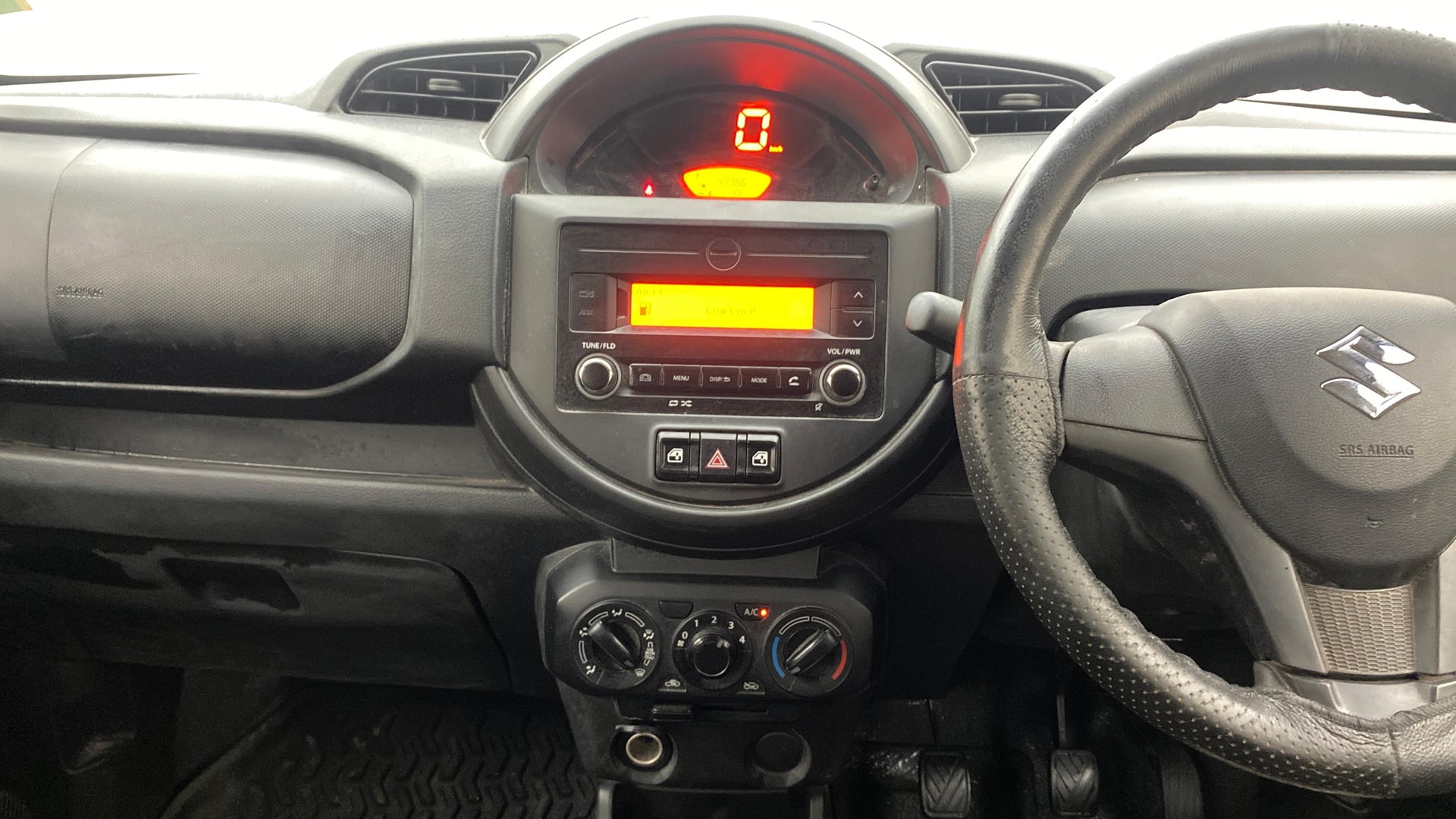 View 2022 Maruti Suzuki 1000 Base Variant Image 17 Used 2022 Maruti Suzuki 1000 Base Variant Image 17