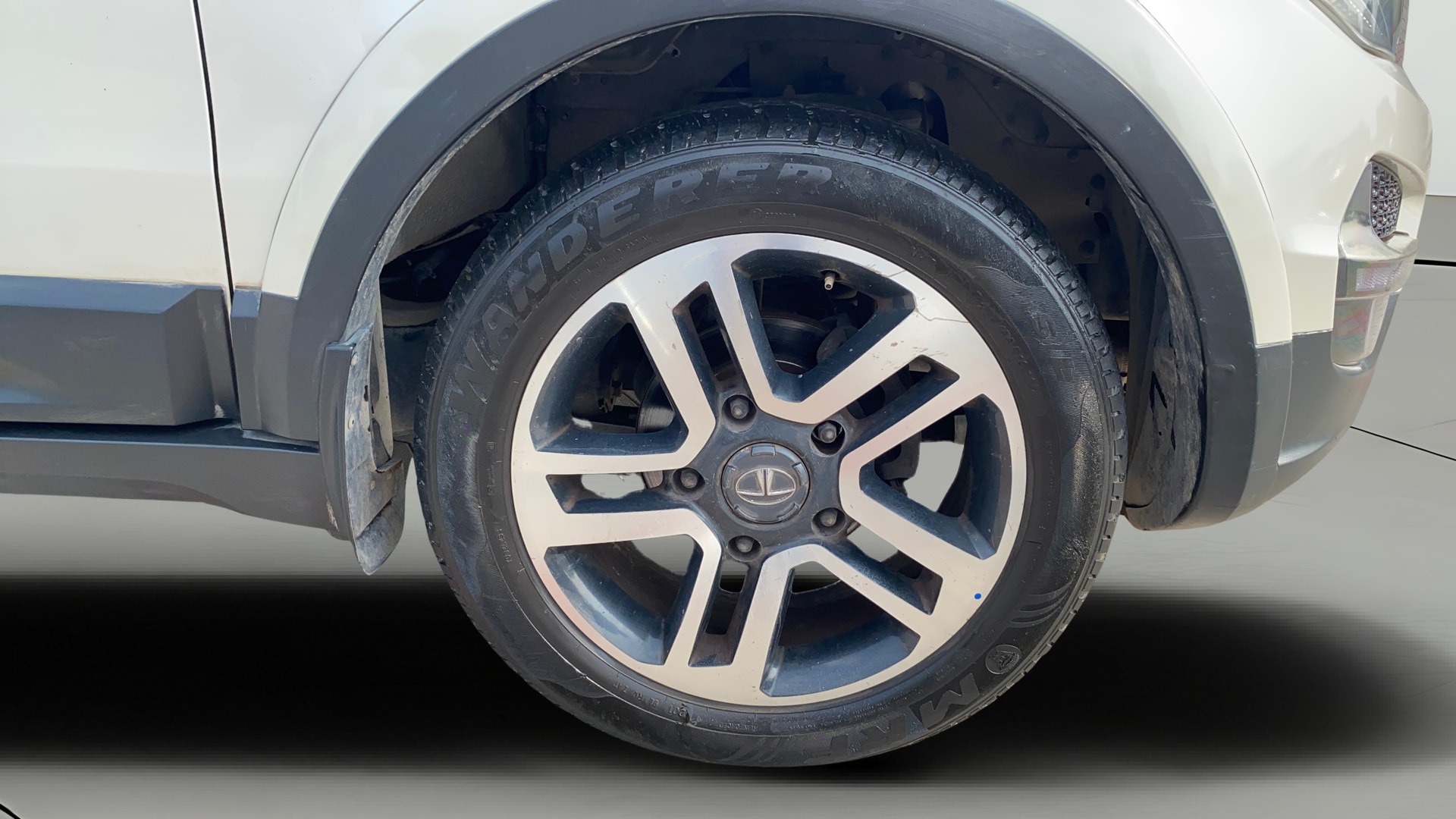 View 2017 Tata Hexa XTA 4X2 Image 44 Used 2017 Tata Hexa XTA 4X2 Image 44