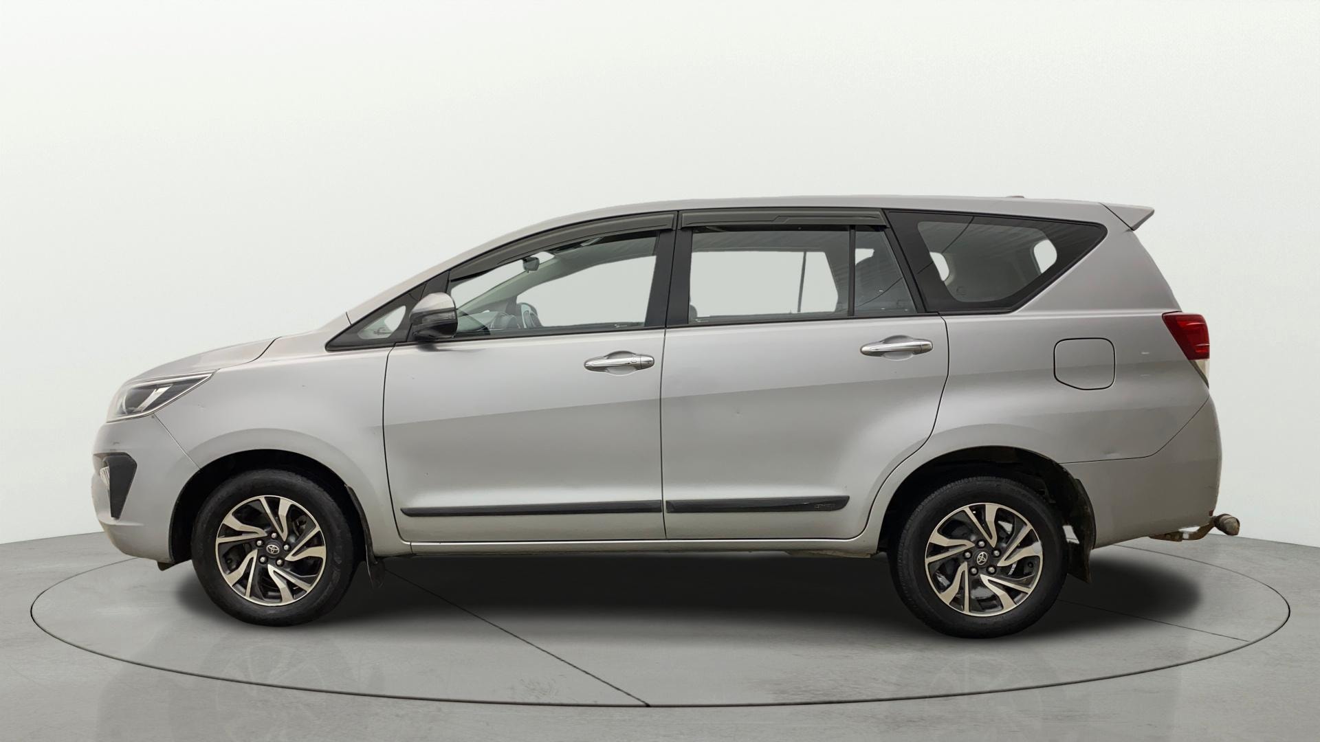 Used 2022 Toyota Innova Crysta Used 2022 Toyota Innova Crysta