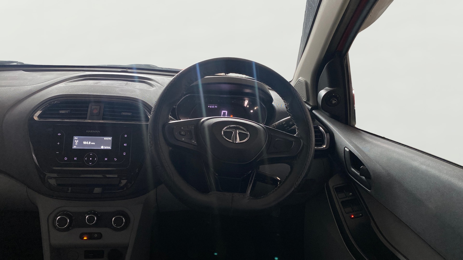 View 2020 Tata Tiago Revotorq XB Image 20 Used 2020 Tata Tiago Revotorq XB Image 20