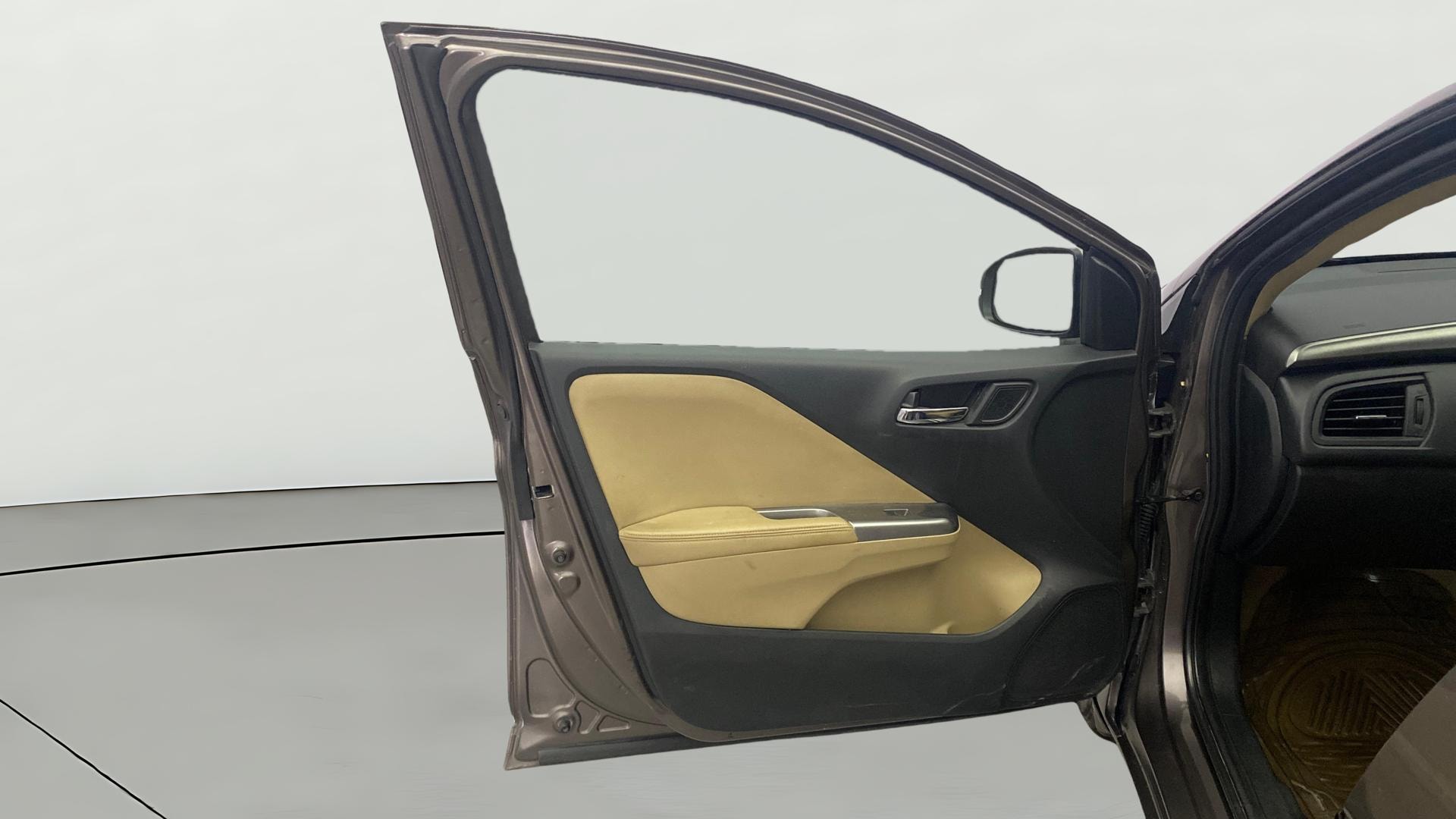 View 2014 Honda City ZX MT Diesel Anniversary Edition Image 38 Used 2014 Honda City ZX MT Diesel Anniversary Edition Image 38