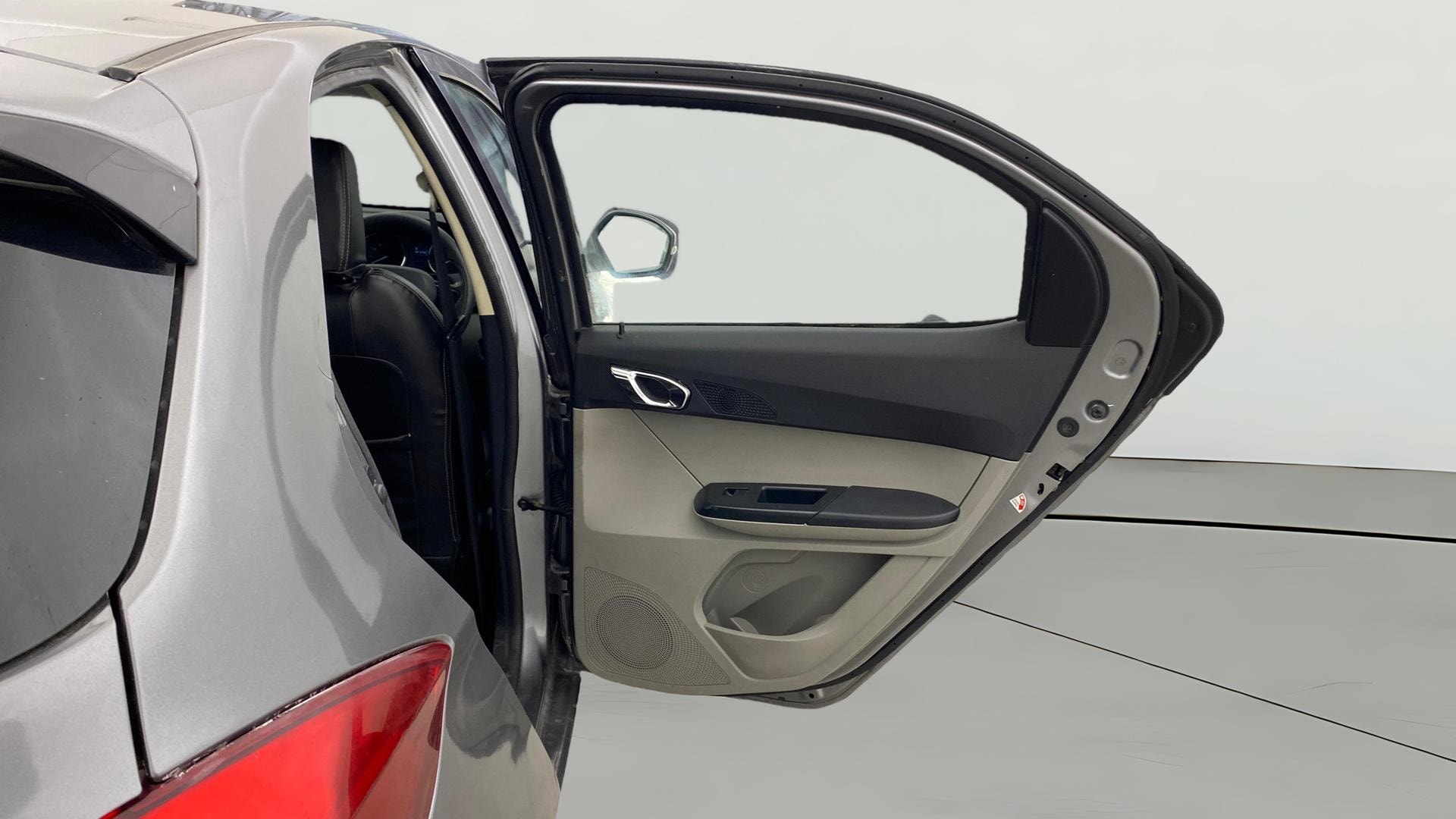 View 2019 Tata Tiago Revotorq XB Image 7 Used 2019 Tata Tiago Revotorq XB Image 7