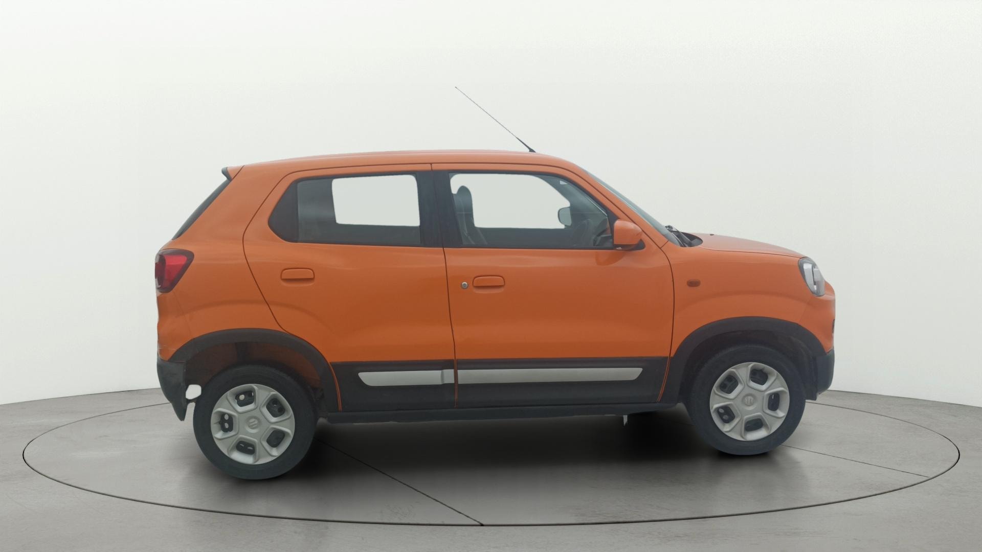 View 2020 Maruti Suzuki 1000 Base Variant Image 8 Used 2020 Maruti Suzuki 1000 Base Variant Image 8