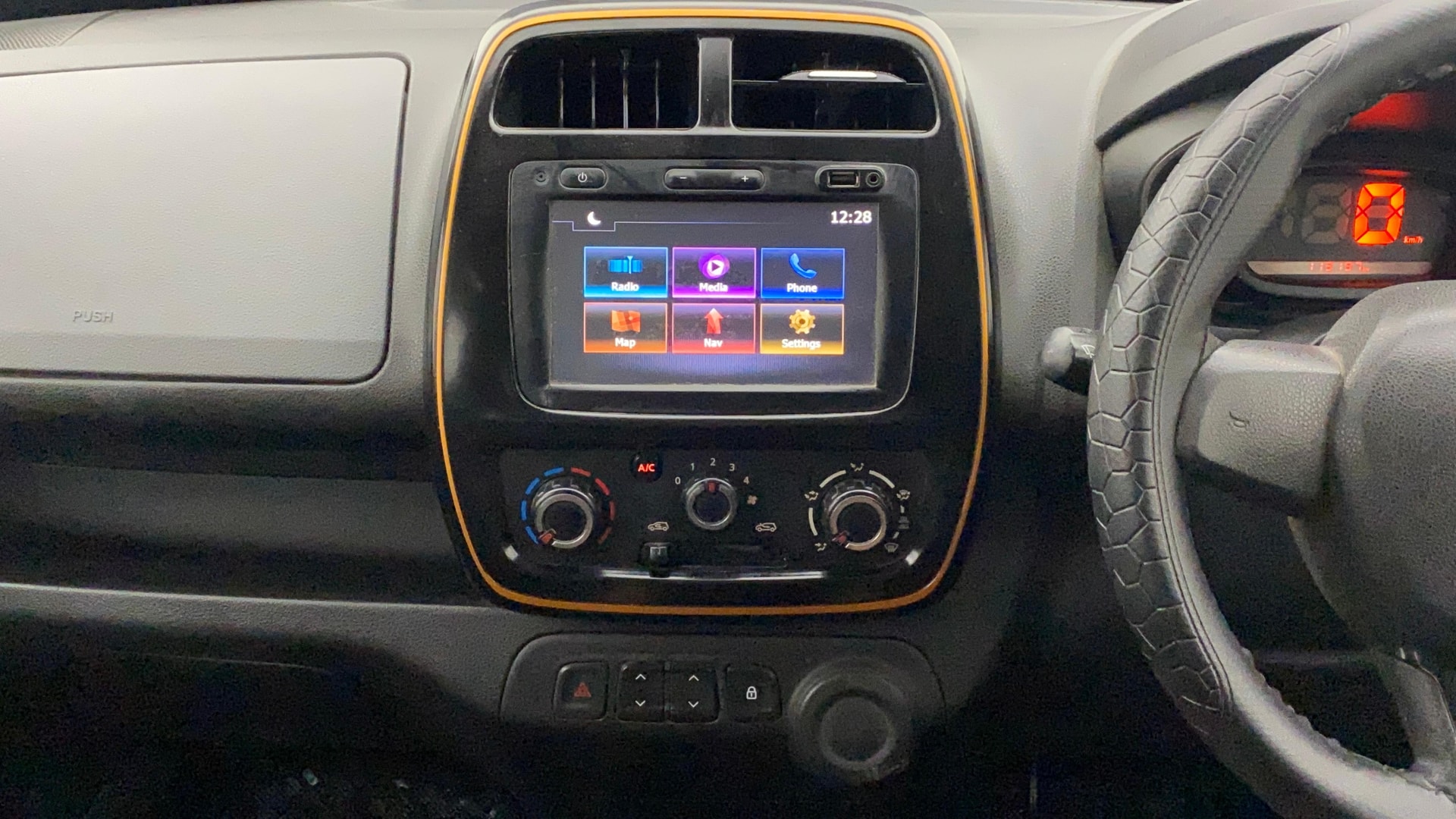 View 2019 Renault Kwid RXT 1.0 Driver Airbag Option Image 31 Used 2019 Renault Kwid RXT 1.0 Driver Airbag Option Image 31