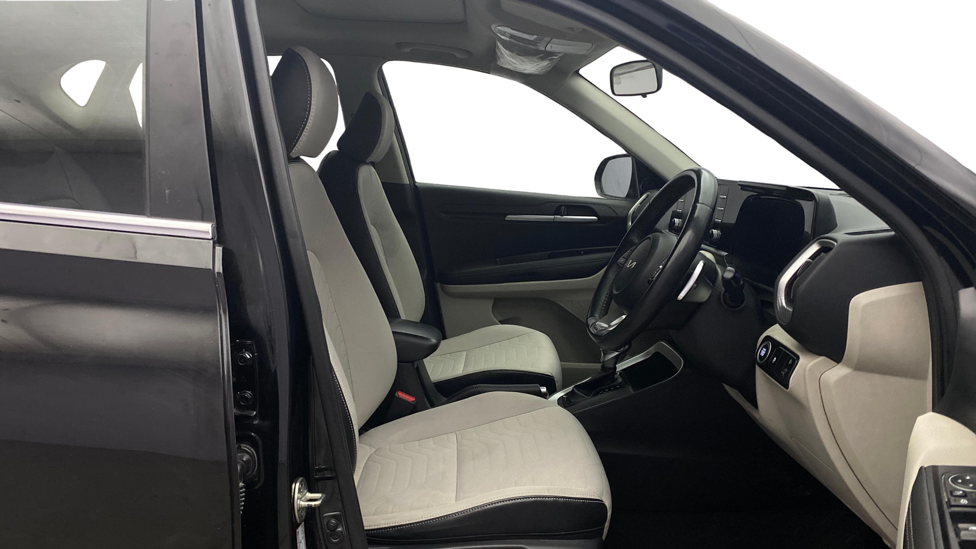 View 2021 Kia Sonet HTX AT Diesel Image 28 Used 2021 Kia Sonet HTX AT Diesel Image 28