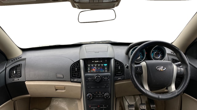 View Mahindra XUV500 Image 17 Used Mahindra XUV500 Image 17