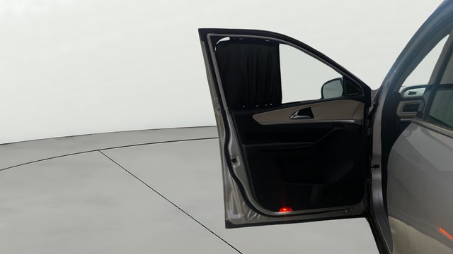 View Mahindra XUV700 Image 39 Used Mahindra XUV700 Image 39