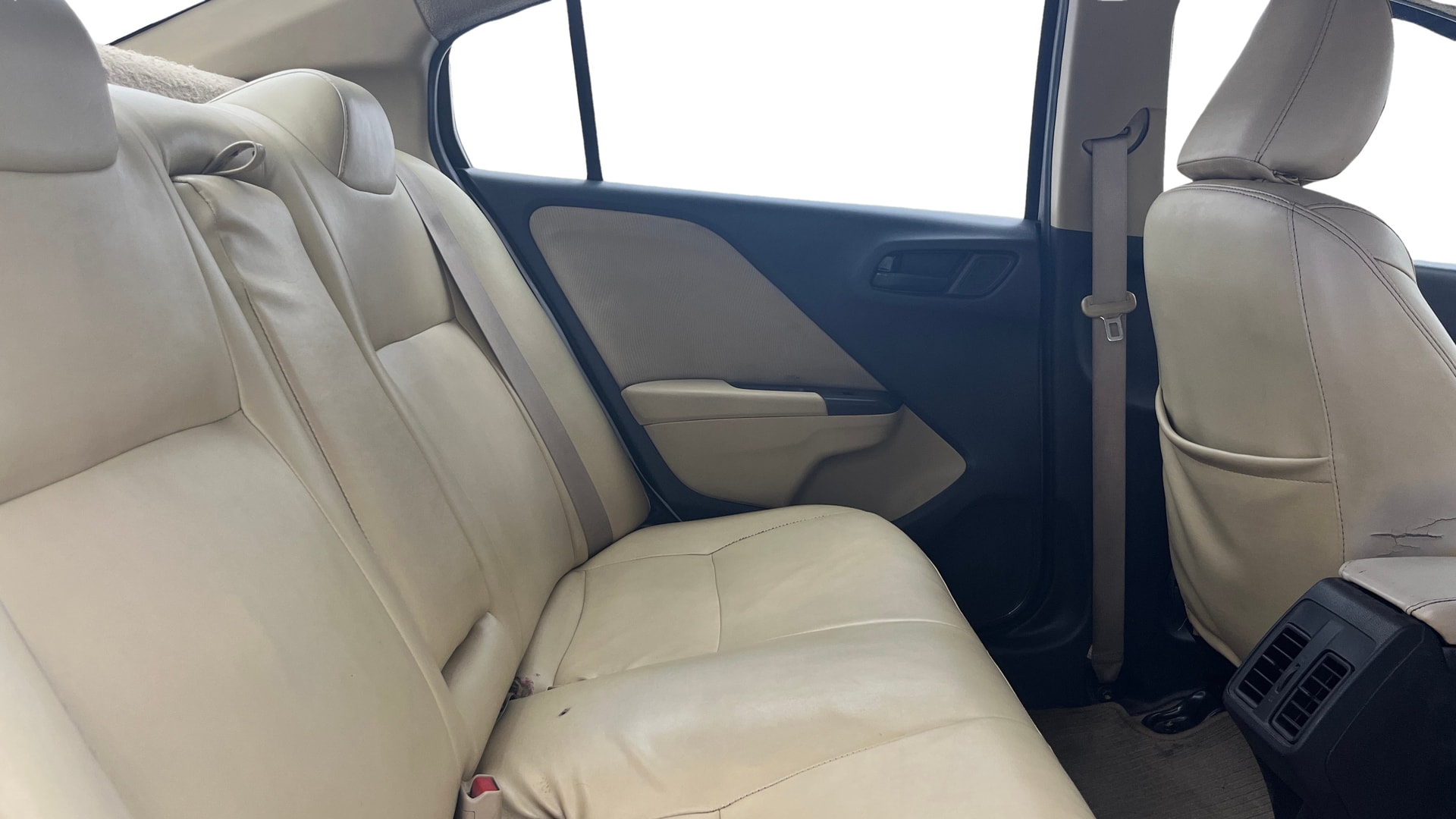 View 2015 Honda City ZX MT Diesel Anniversary Edition Image 29 Used 2015 Honda City ZX MT Diesel Anniversary Edition Image 29