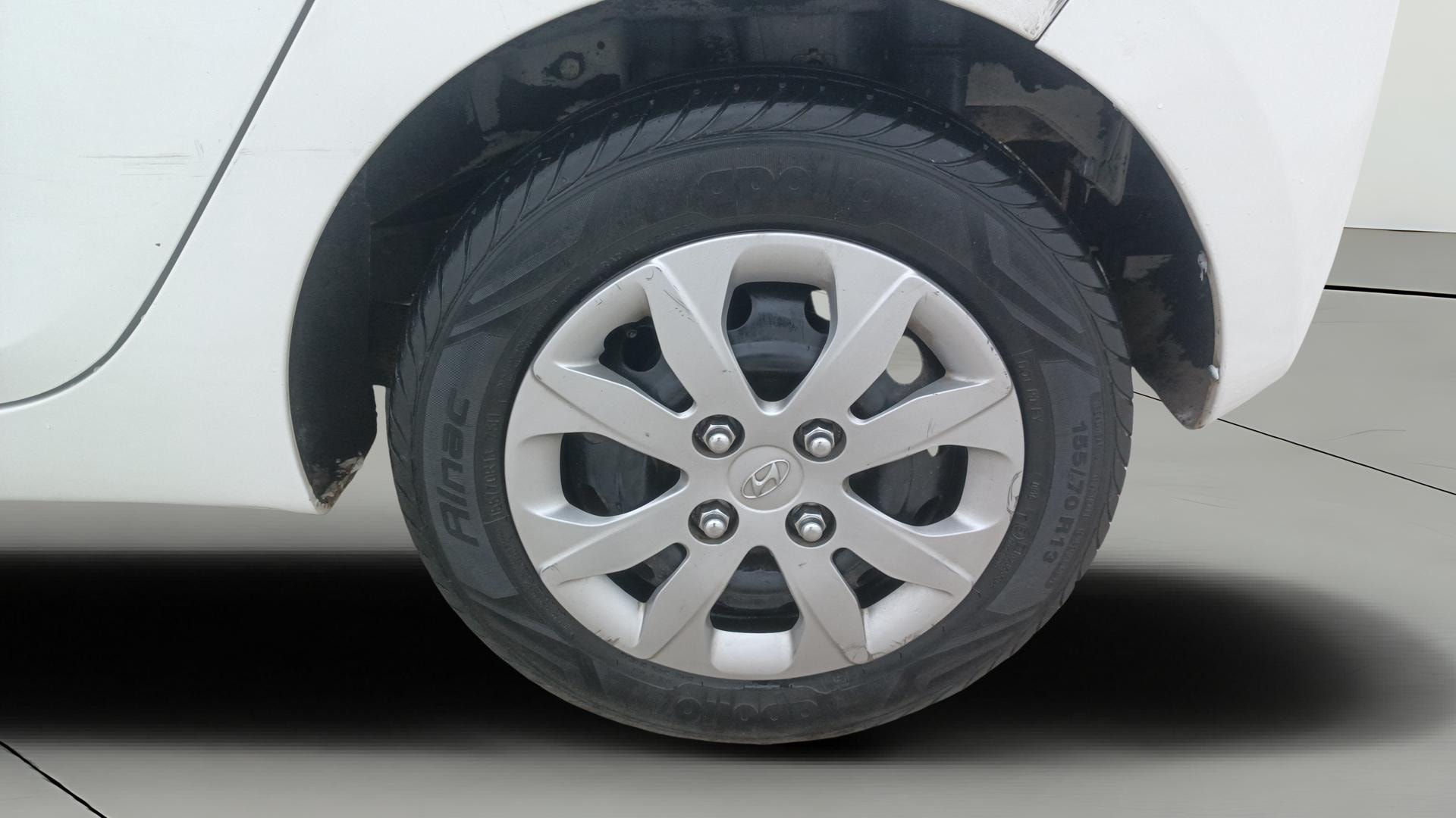 View 2016 Hyundai EON Sportz Image 11 Used 2016 Hyundai EON Sportz Image 11