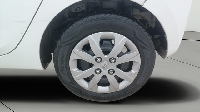 View Hyundai EON Image 11 Used Hyundai EON Image 11