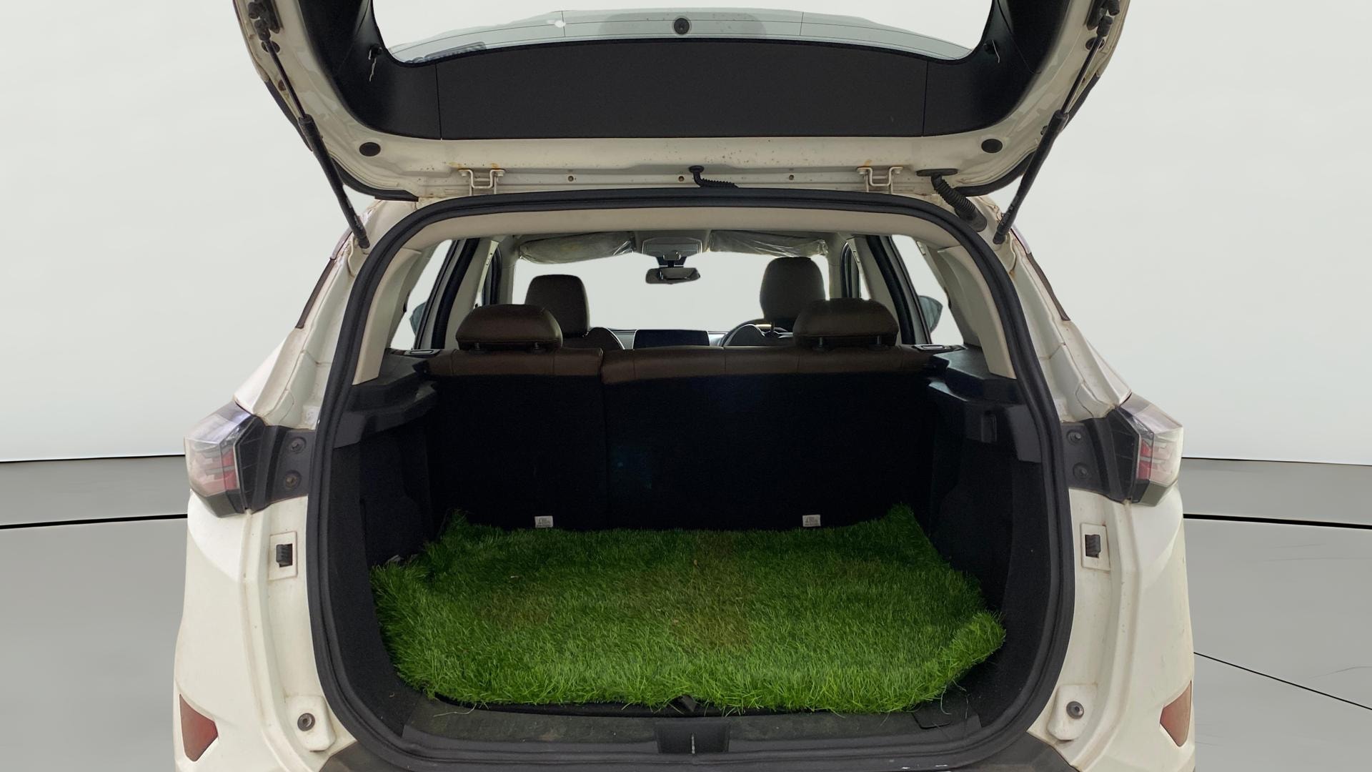 View 2019 Tata Harrier XE Image 38 Used 2019 Tata Harrier XE Image 38