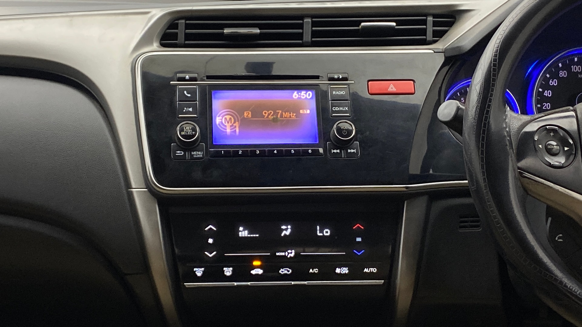 View 2014 Honda City ZX MT Diesel Anniversary Edition Image 18 Used 2014 Honda City ZX MT Diesel Anniversary Edition Image 18