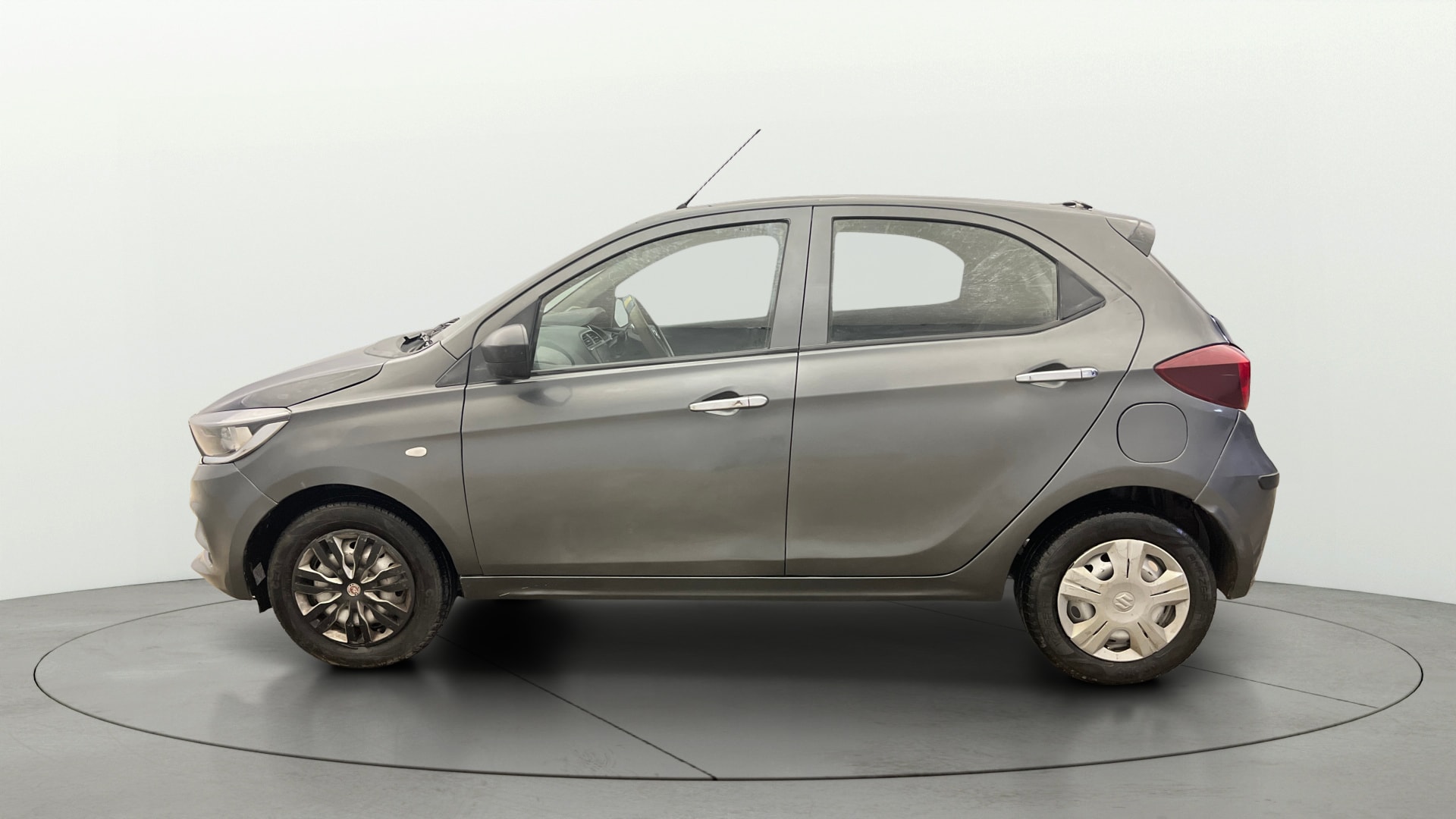View 2021 Tata Tiago Revotorq XB Image 24 Used 2021 Tata Tiago Revotorq XB Image 24