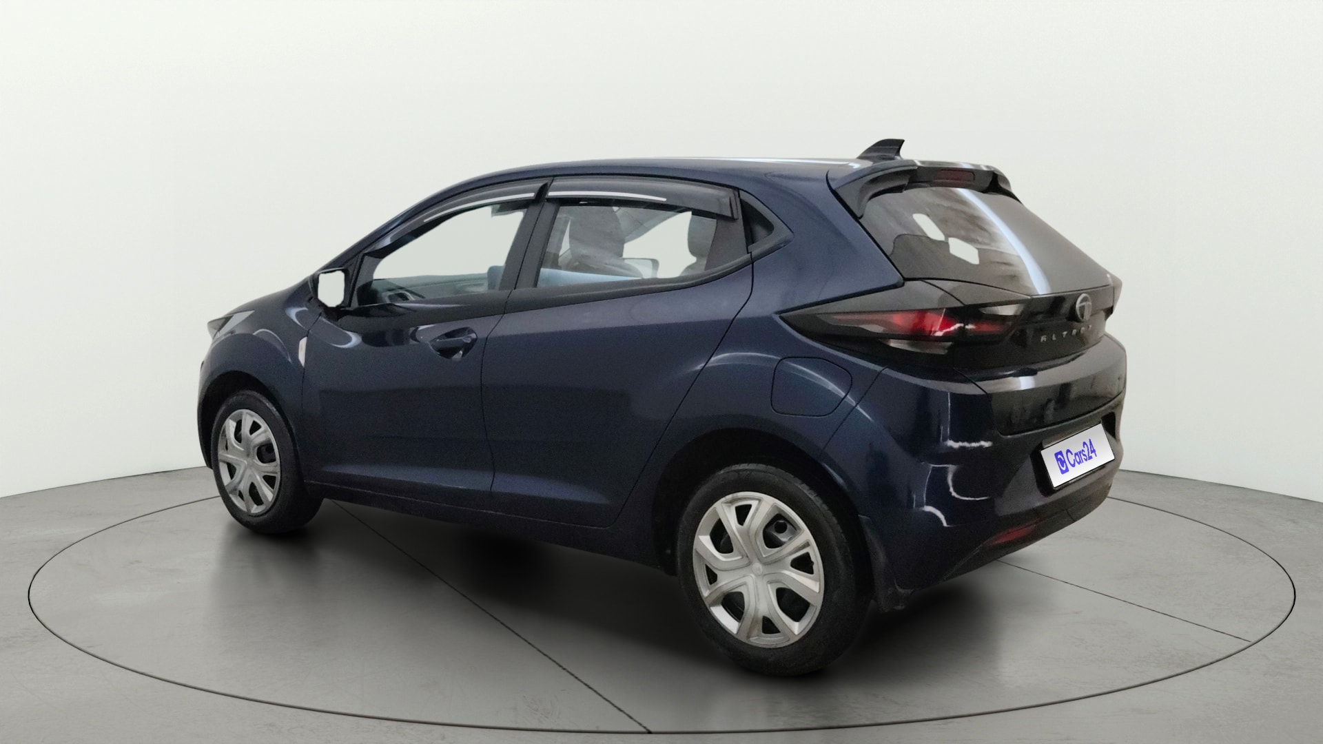 View 2024 Tata Altroz XZ Petrol Image 2 Used 2024 Tata Altroz XZ Petrol Image 2