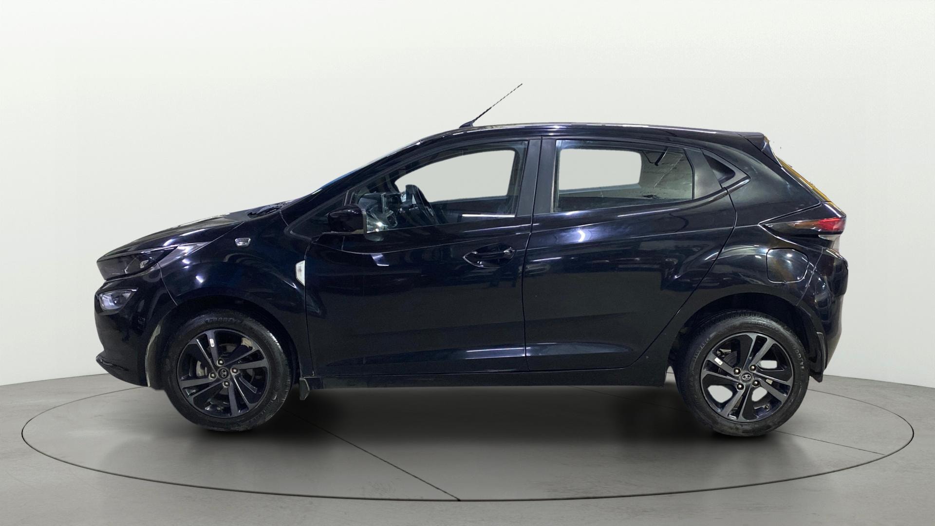 View 2022 Tata Altroz XZ Petrol Image 6 Used 2022 Tata Altroz XZ Petrol Image 6