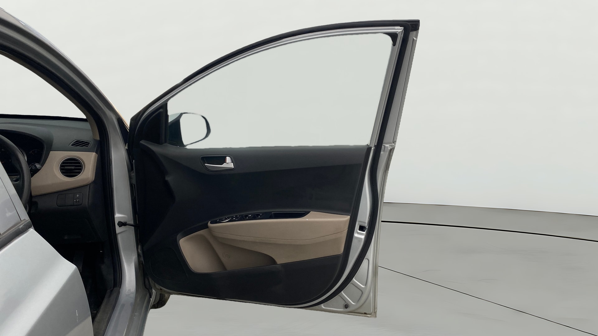 View 2019 Hyundai Grand i10 1.2 Sportz AT Petrol Image 44 Used 2019 Hyundai Grand i10 1.2 Sportz AT Petrol Image 44