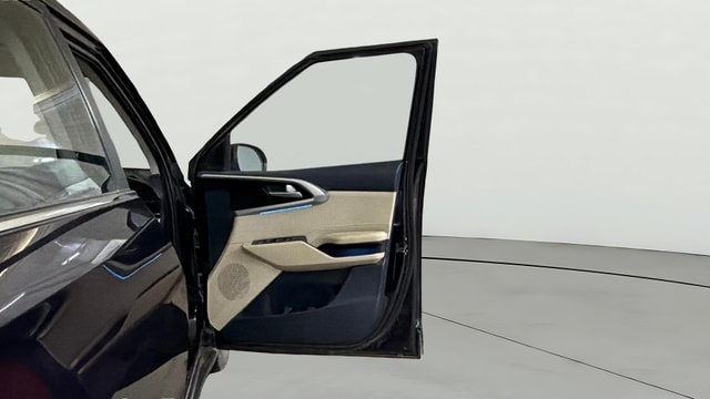 View Kia Carens Image 47 Used Kia Carens Image 47