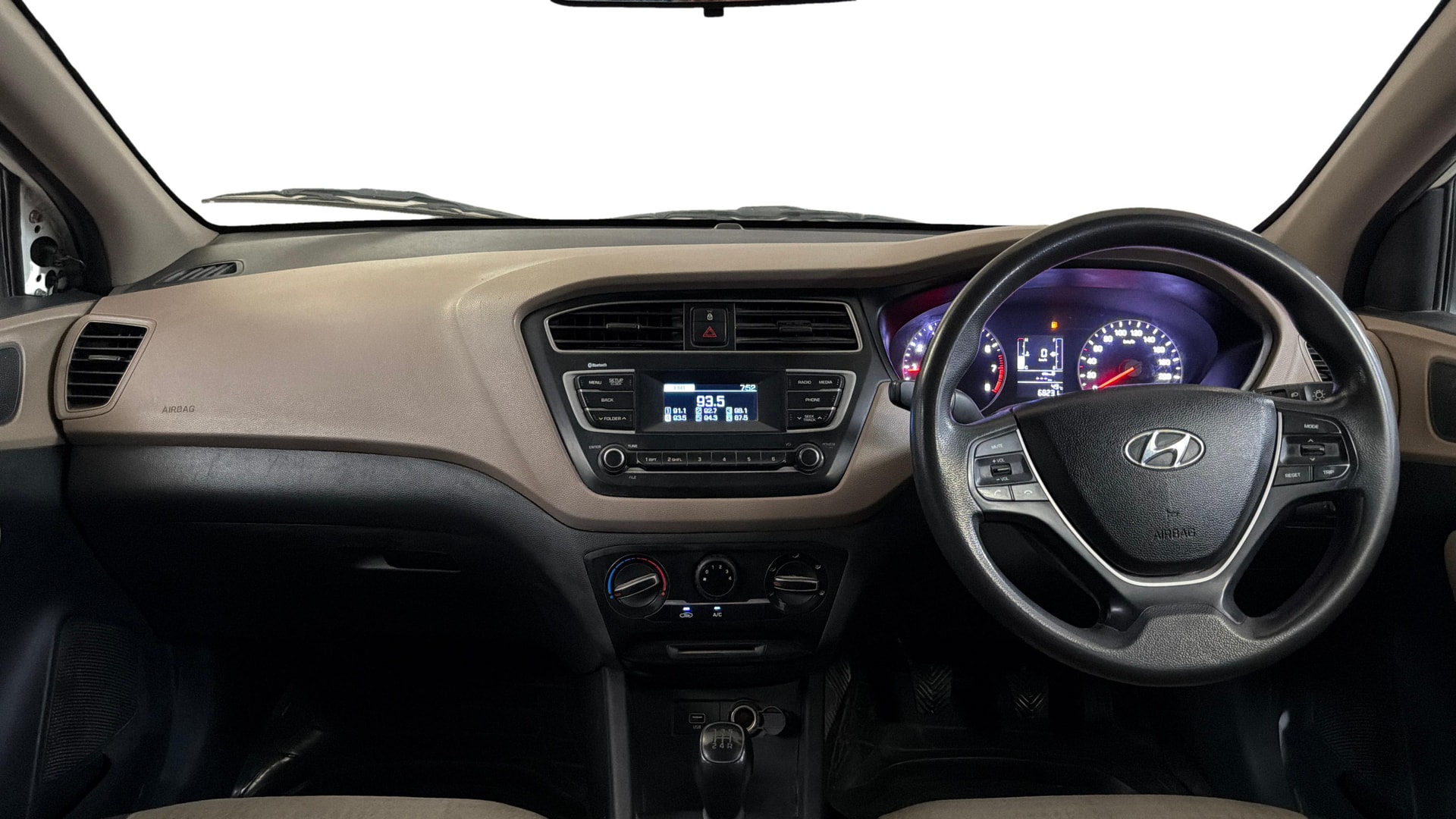View 2020 Hyundai Elite i20 1.2 Magna Plus Petrol BS IV Image 15 Used 2020 Hyundai Elite i20 1.2 Magna Plus Petrol BS IV Image 15