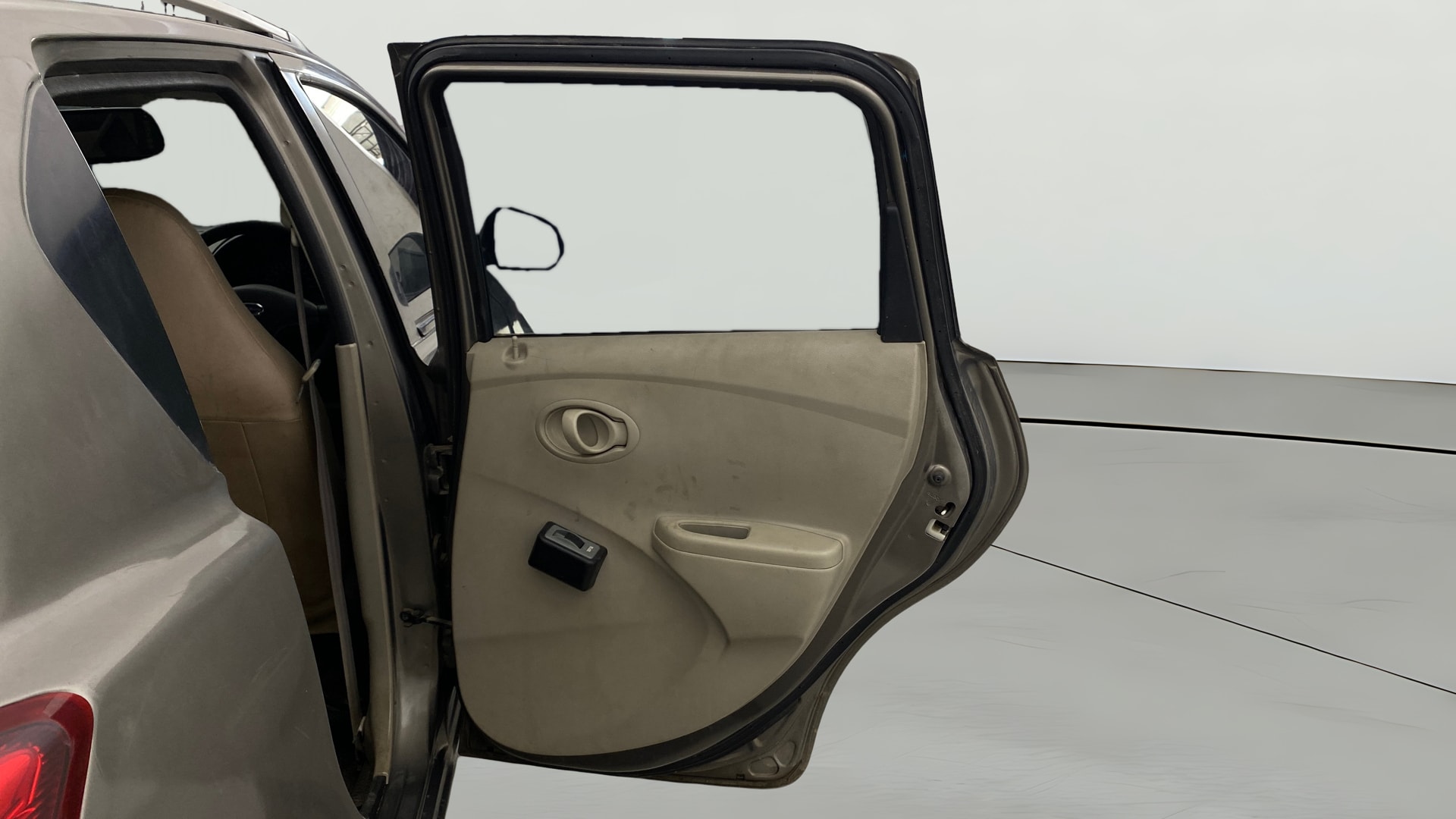 View 2016 Datsun Go T Image 7 Used 2016 Datsun Go T Image 7