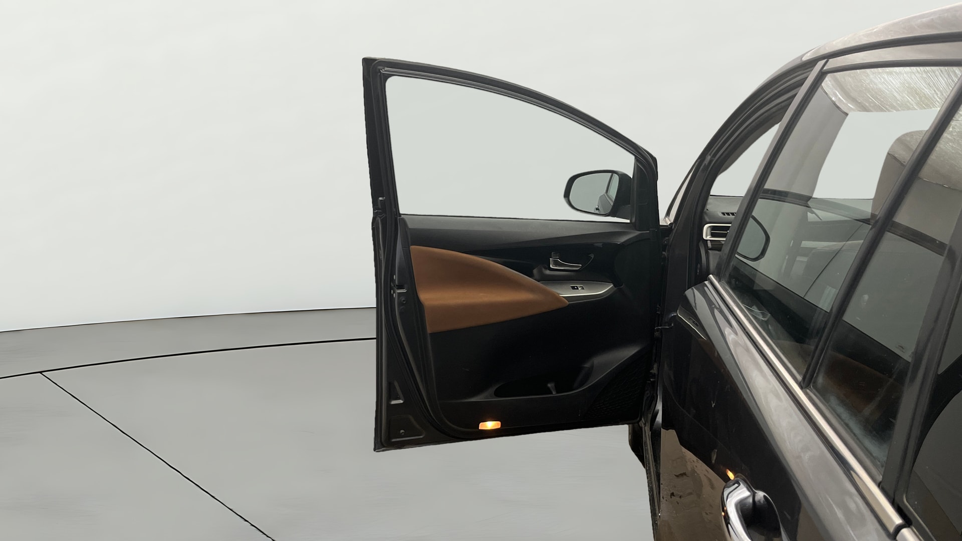 View 2019 Toyota Innova Crysta 2.7 ZX AT 7-Seater BS IV Image 39 Used 2019 Toyota Innova Crysta 2.7 ZX AT 7-Seater BS IV Image 39