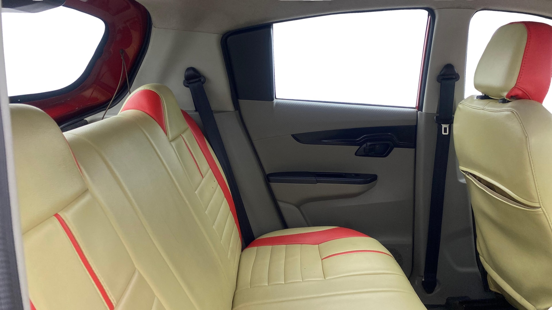 Used 2016 Mahindra KUV100 Used 2016 Mahindra KUV100