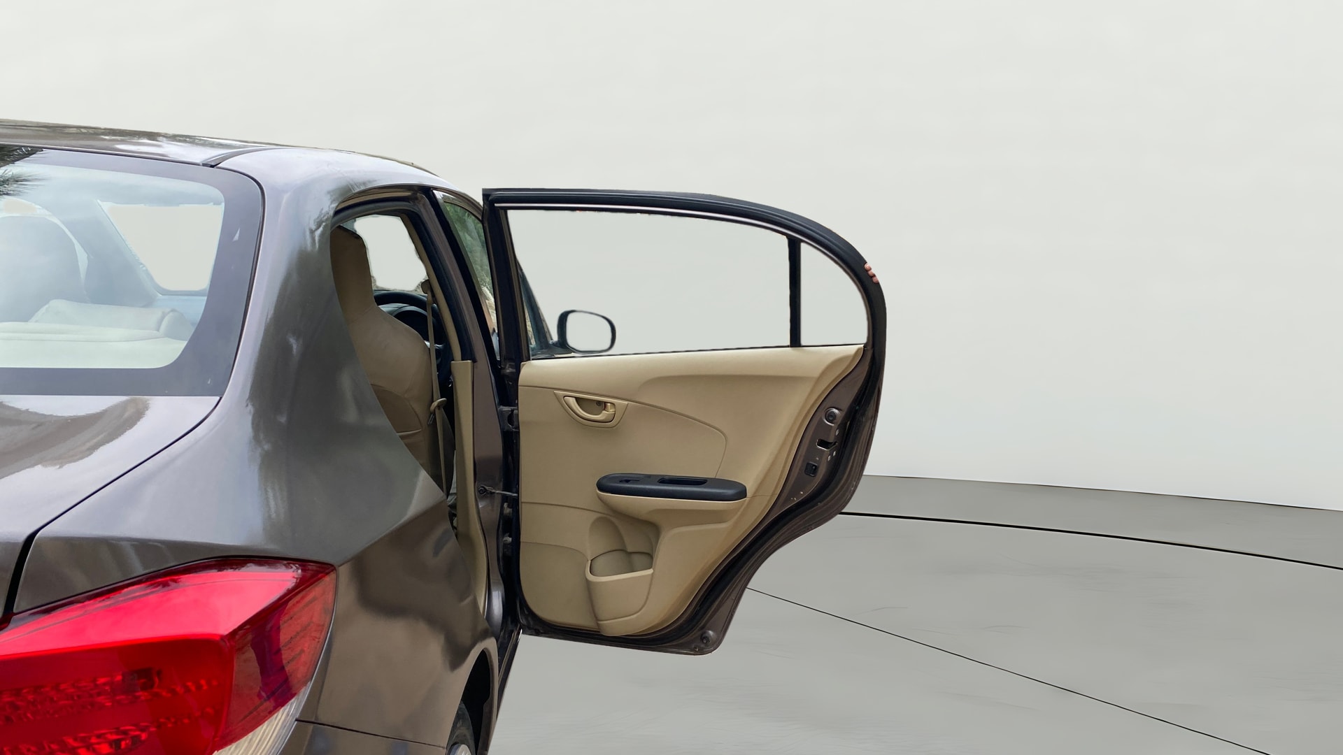 View 2014 Honda Amaze E MT Petrol BS IV Image 7 Used 2014 Honda Amaze E MT Petrol BS IV Image 7