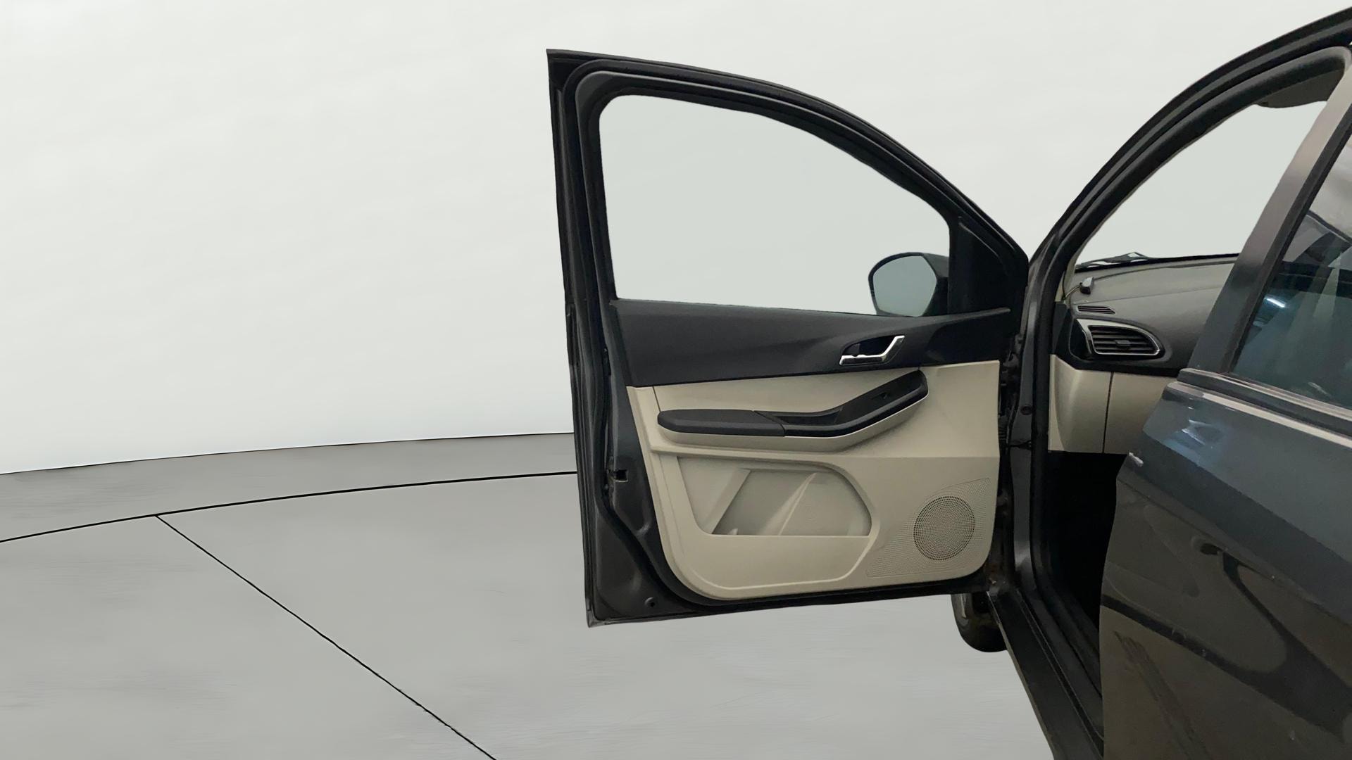 View 2023 Tata Tiago Revotorq XB Image 40 Used 2023 Tata Tiago Revotorq XB Image 40