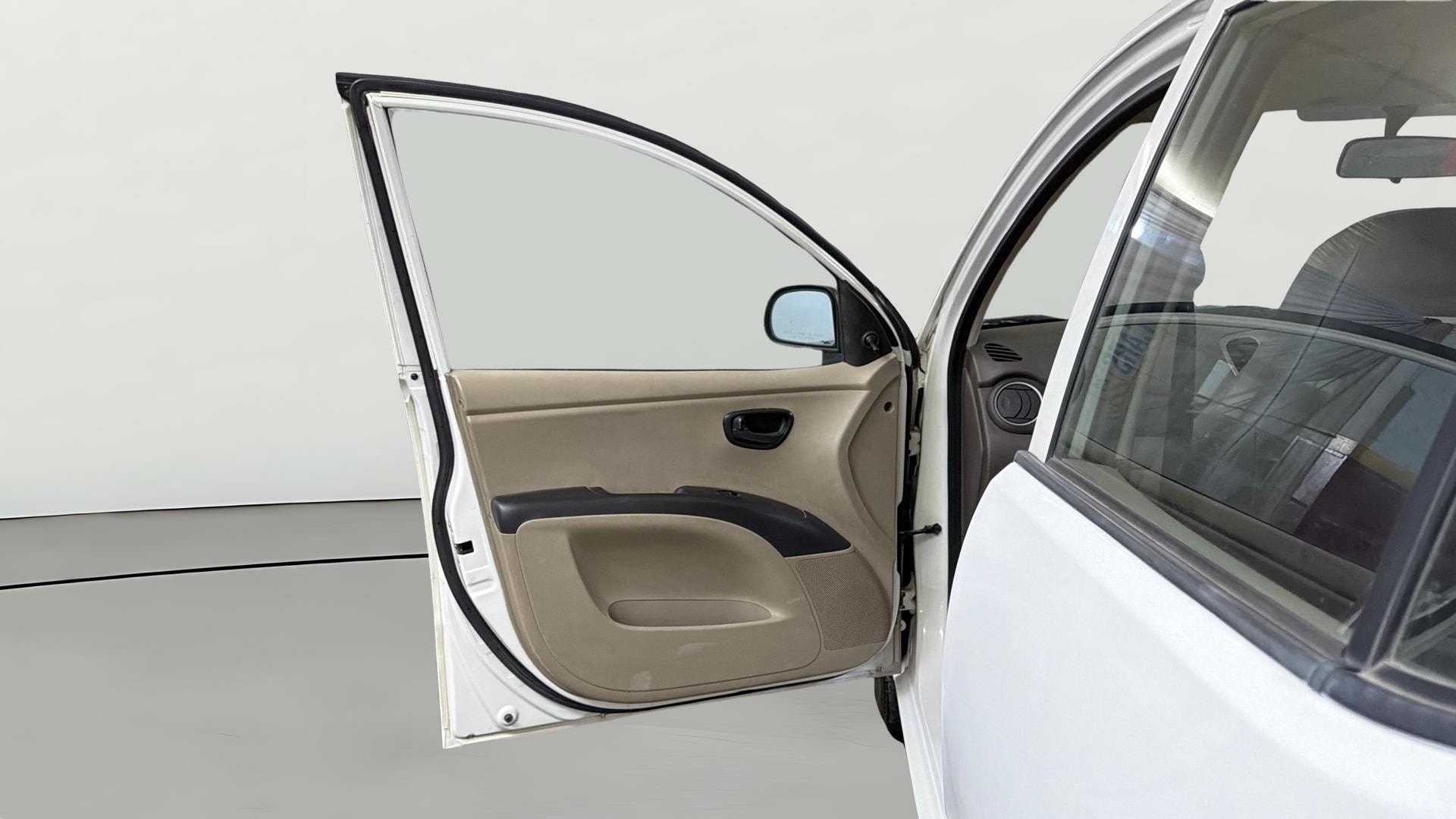 View 2015 Hyundai i10 1.1 Magna Image 35 Used 2015 Hyundai i10 1.1 Magna Image 35