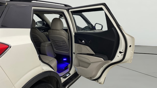 View Mahindra XUV300 Image 6 Used Mahindra XUV300 Image 6