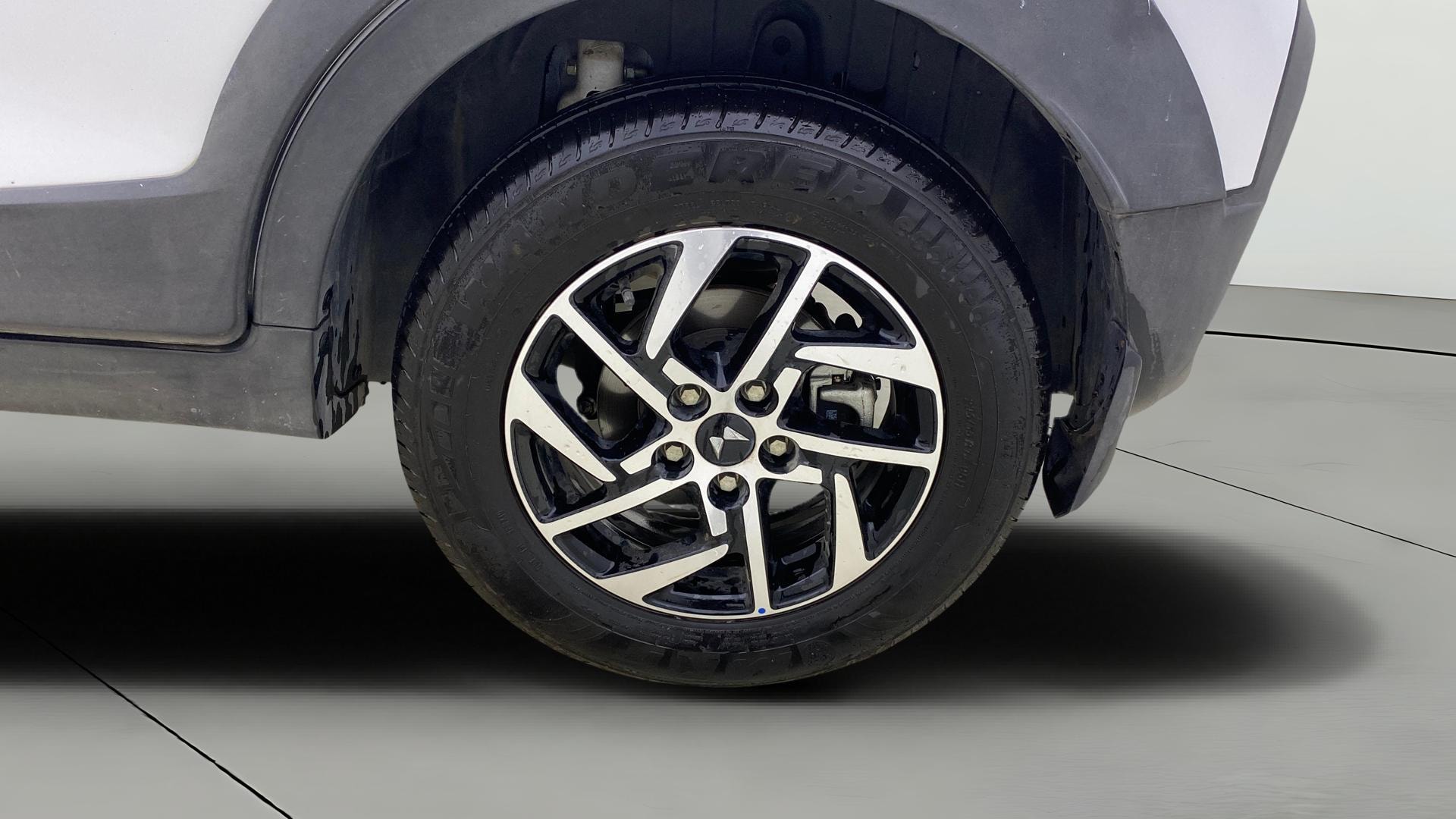 View 2025 Mahindra XUV 3XO AX5L 1.2 TGDi AT Image 12 Used 2025 Mahindra XUV 3XO AX5L 1.2 TGDi AT Image 12