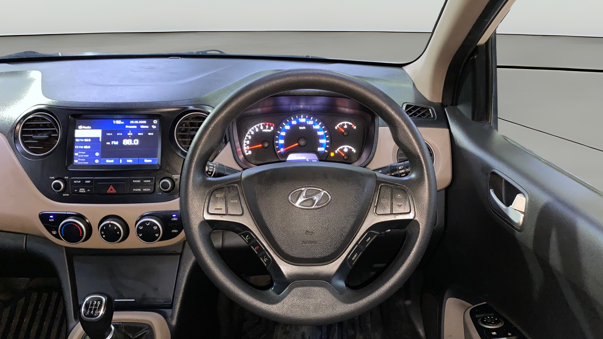 View 2018 Hyundai Xcent SX Petrol Image 20 Used 2018 Hyundai Xcent SX Petrol Image 20