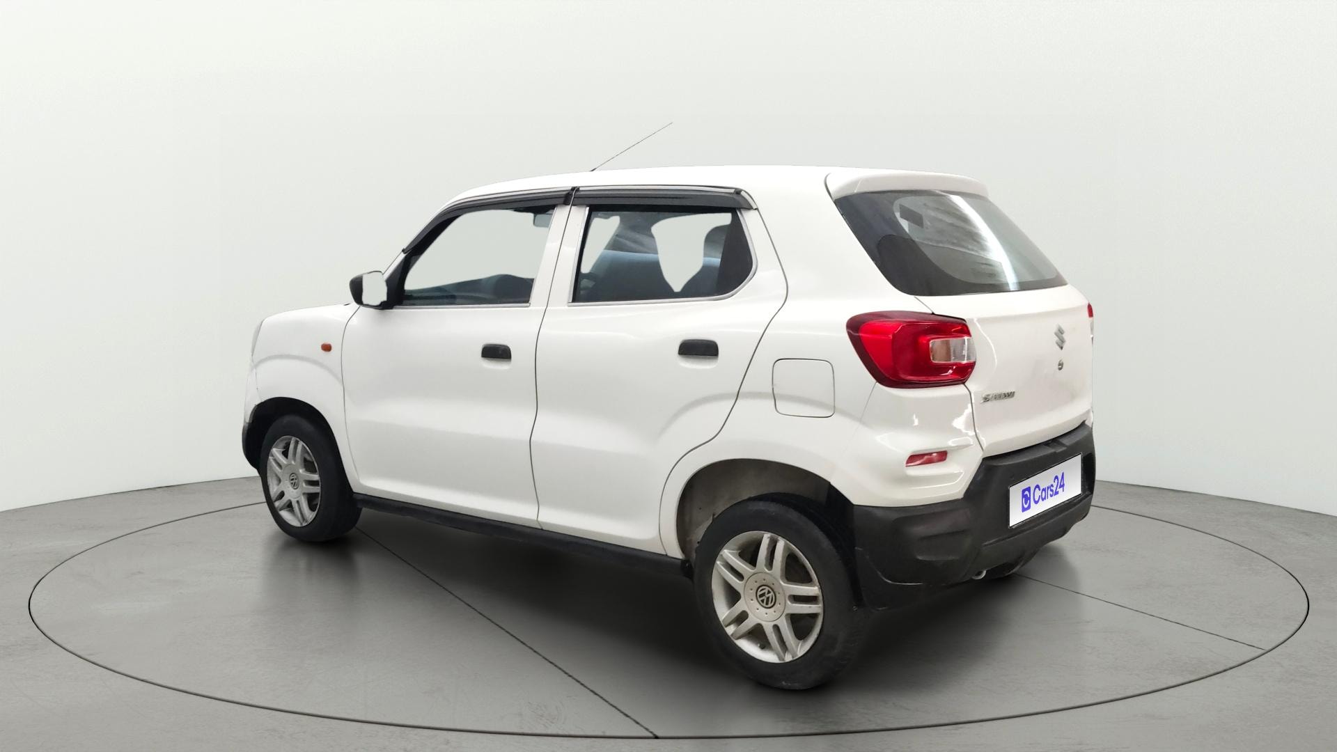 View 2023 Maruti Suzuki 1000 Base Variant Image 2 Used 2023 Maruti Suzuki 1000 Base Variant Image 2